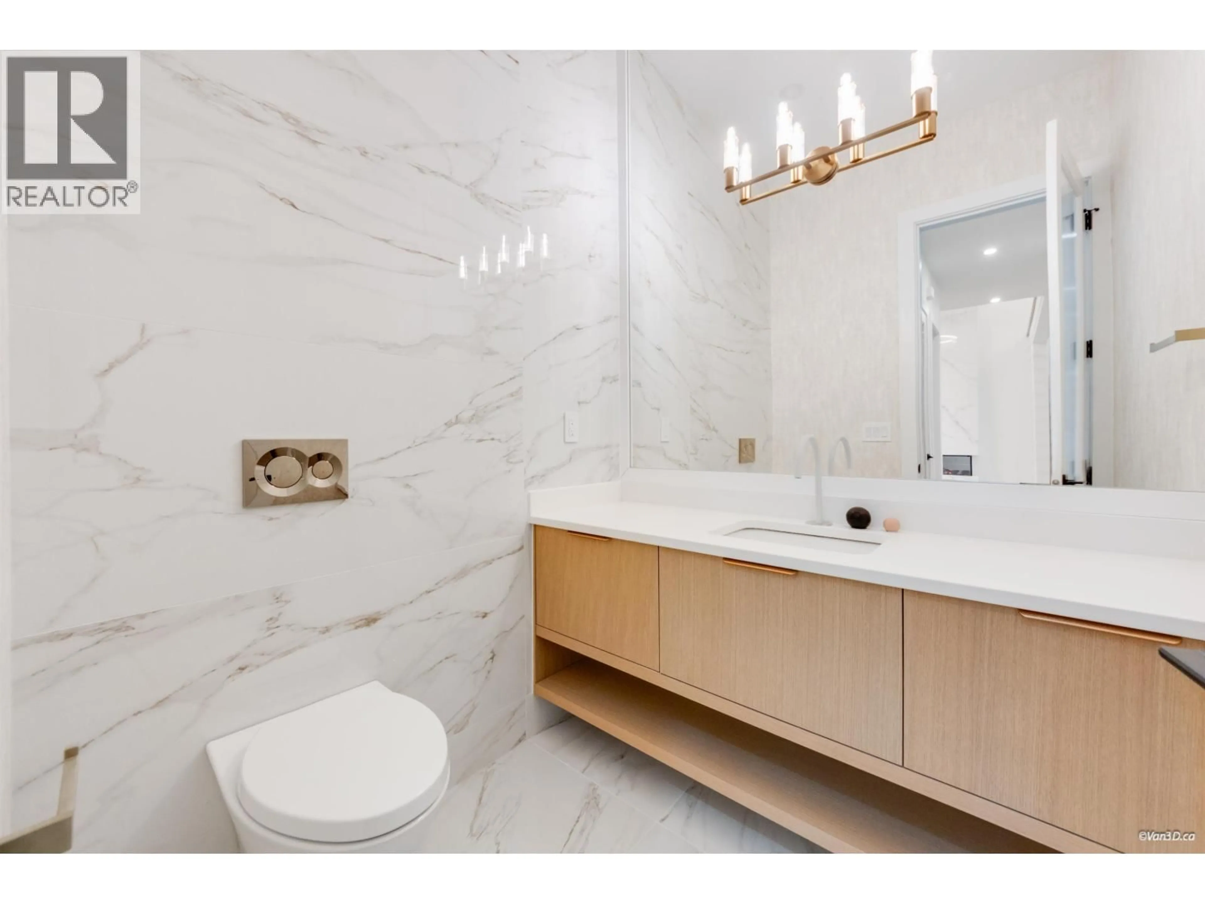 Contemporary bathroom, ceramic/tile floor for 823 CORNELL AVENUE, Coquitlam British Columbia V3J2Z3