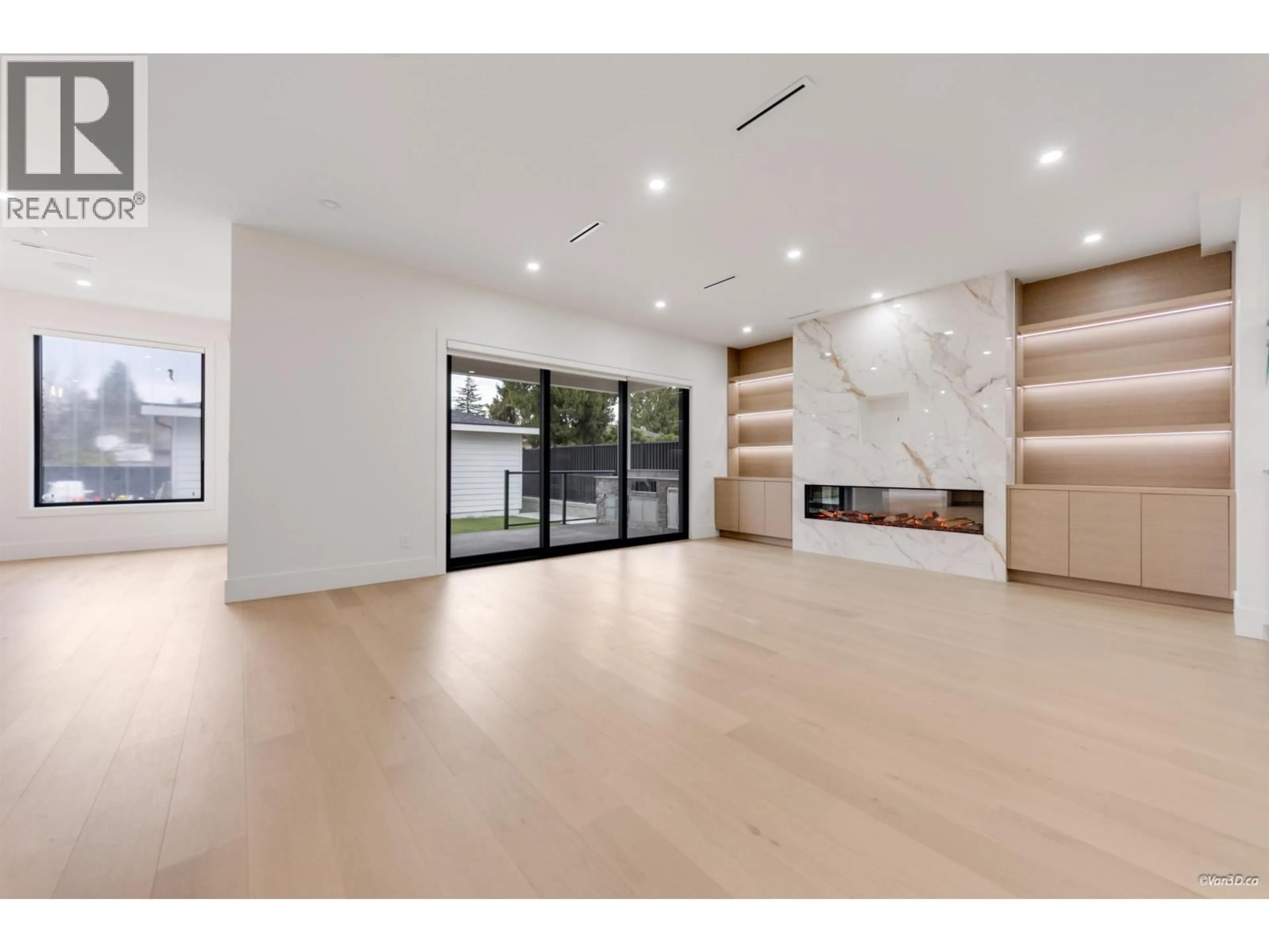 Indoor foyer for 823 CORNELL AVENUE, Coquitlam British Columbia V3J2Z3