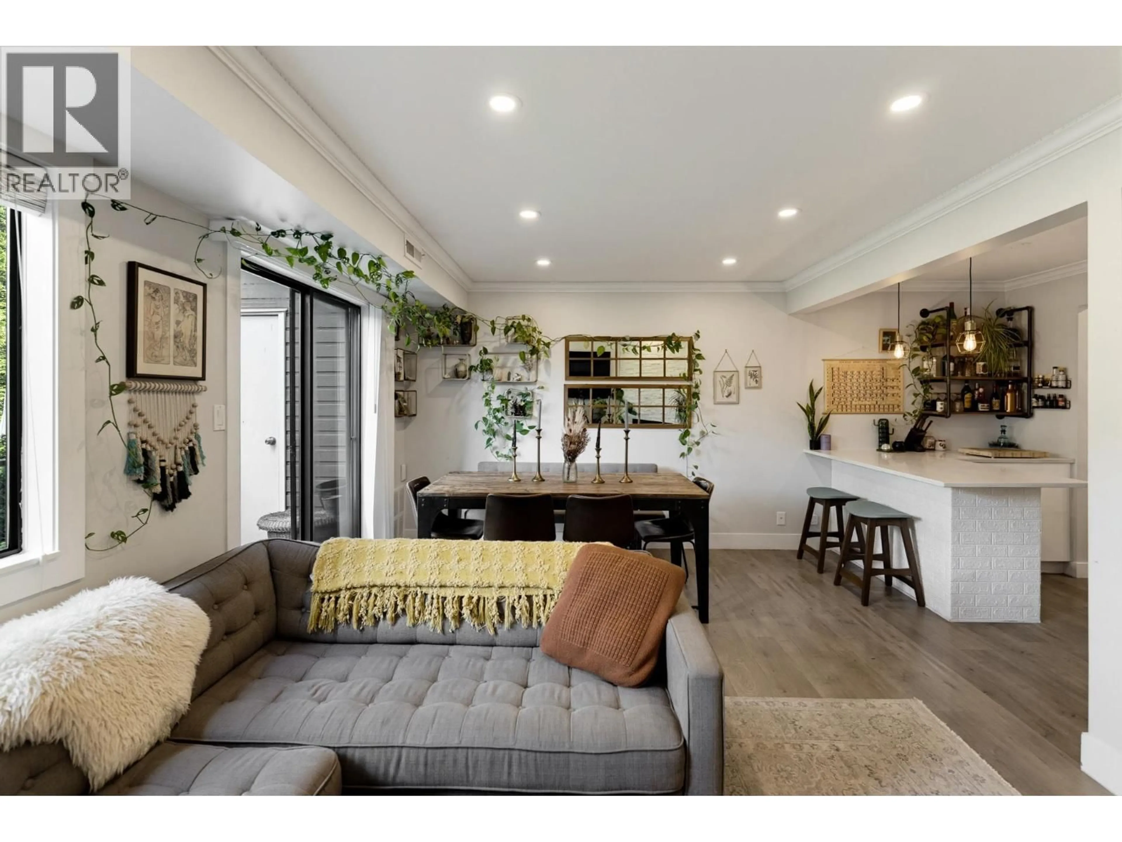 Living room with furniture, unknown for 1845 GOLETA DRIVE, Burnaby British Columbia V5A1P6