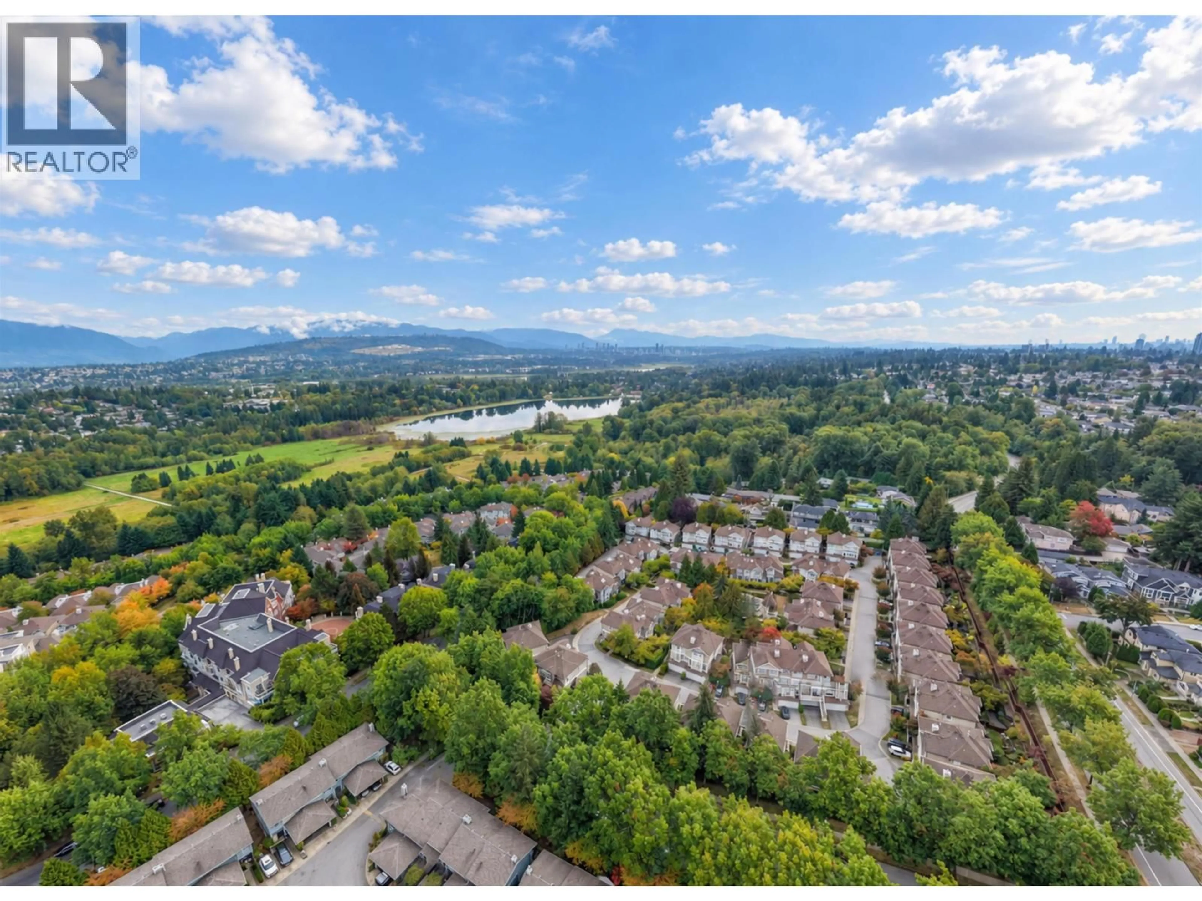 A pic from outside/outdoor area/front of a property/back of a property/a pic from drone, unknown for 2 - 5950 OAKDALE ROAD, Burnaby British Columbia V5H4R5