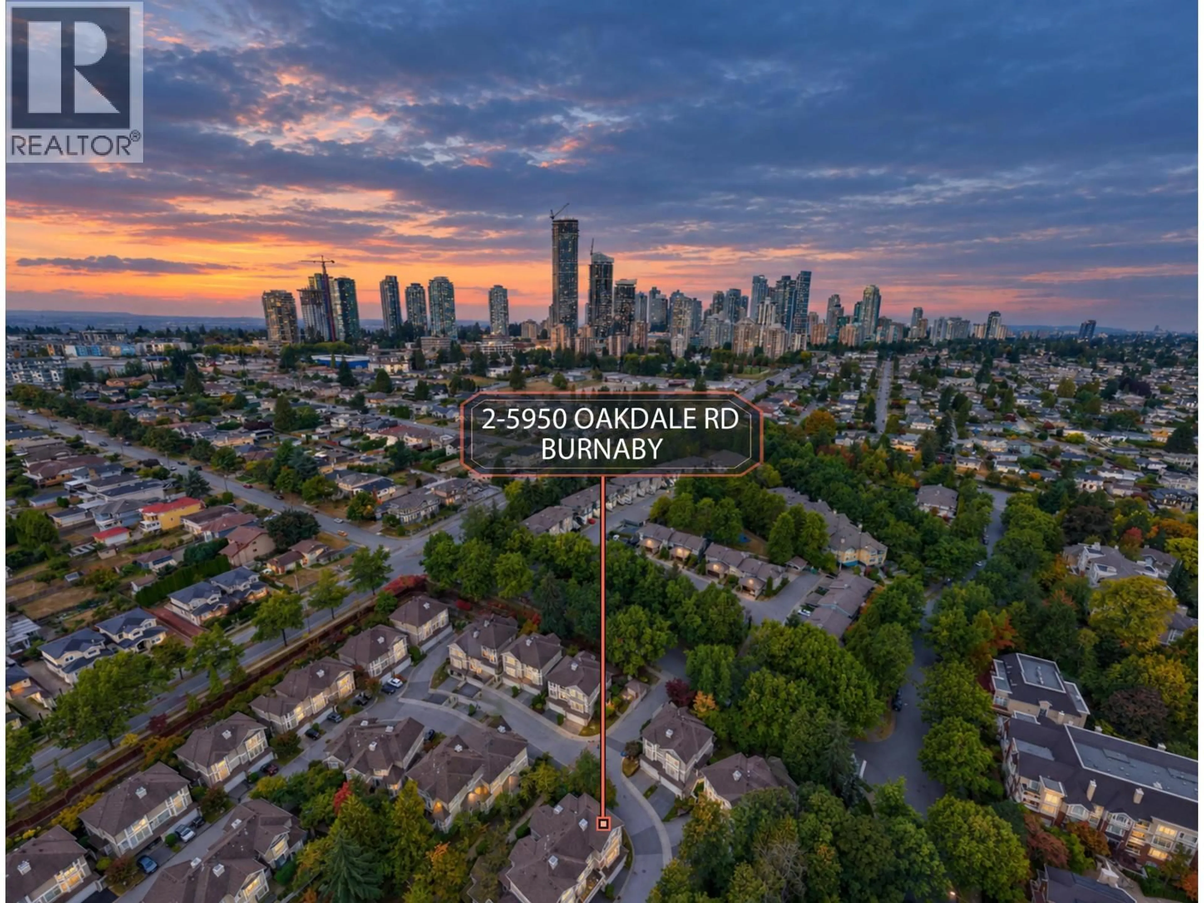 A pic from outside/outdoor area/front of a property/back of a property/a pic from drone, city buildings view from balcony for 2 - 5950 OAKDALE ROAD, Burnaby British Columbia V5H4R5