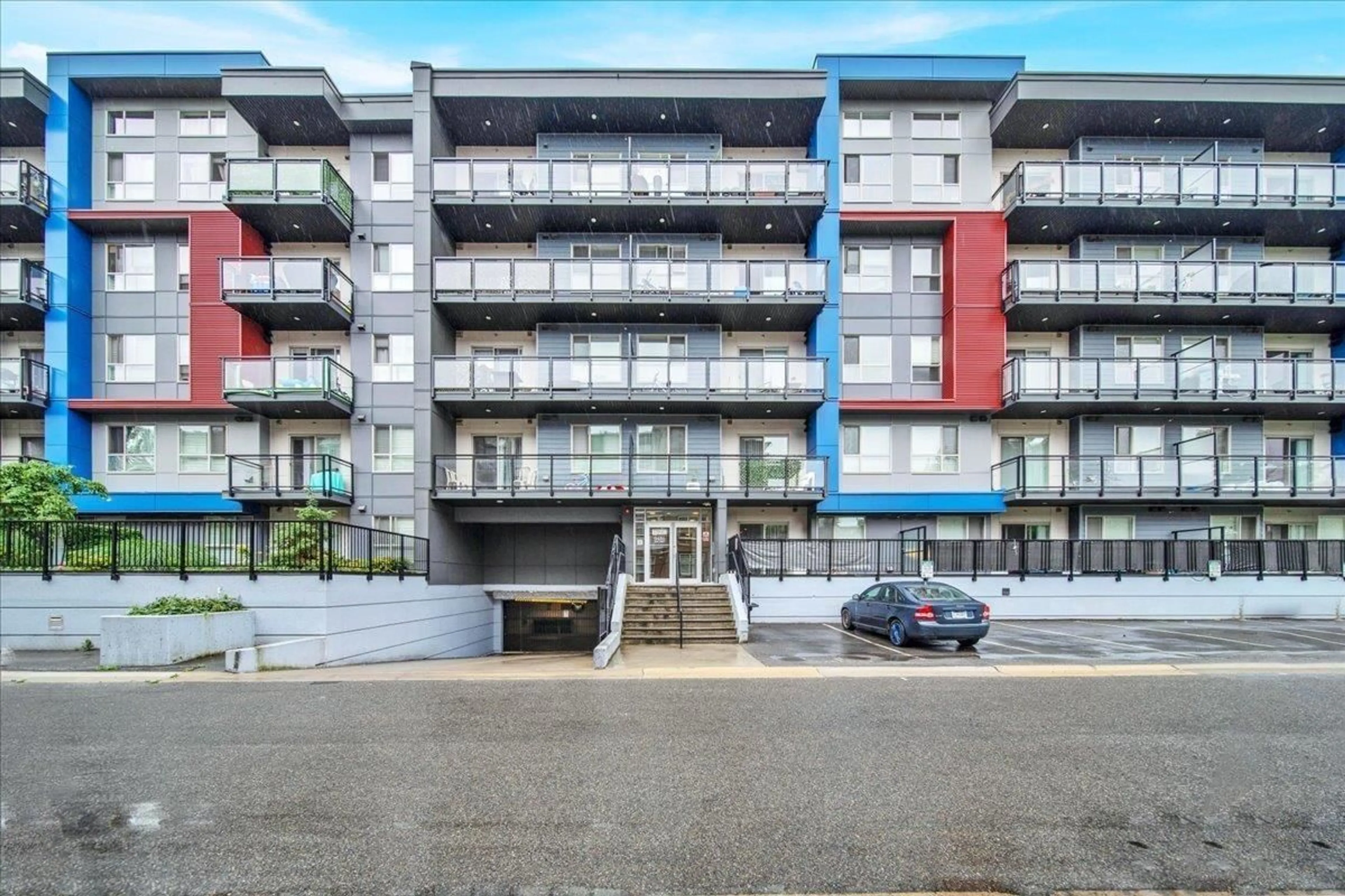 A pic from outside/outdoor area/front of a property/back of a property/a pic from drone, unknown for 420 - 5486 199A STREET, Langley British Columbia V3A0N6