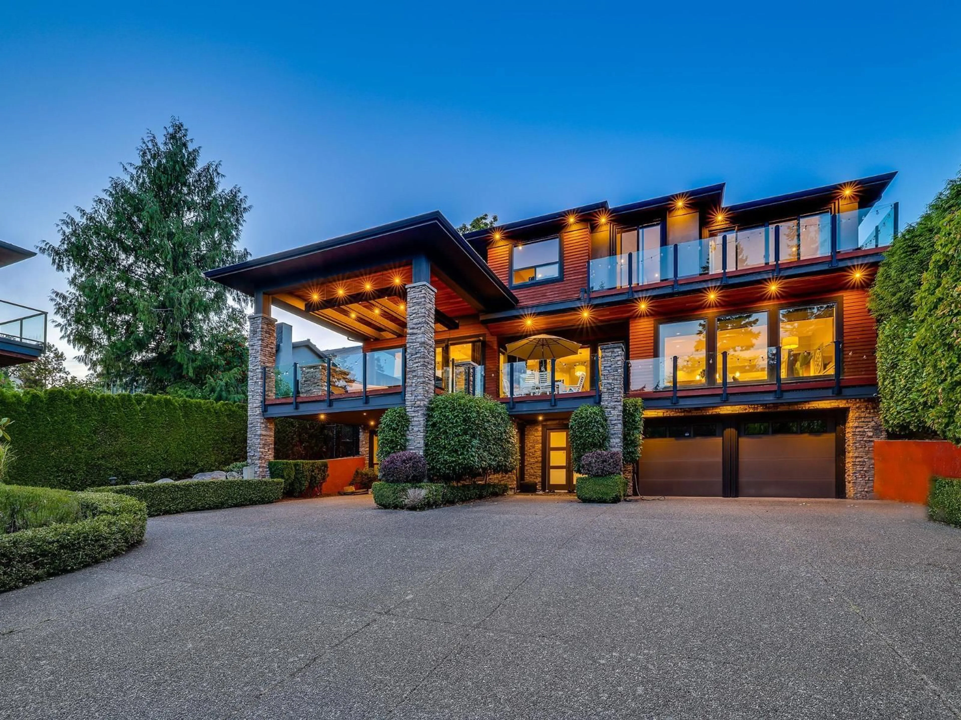 Home with brick exterior material, unknown for 13307 MARINE DRIVE, Surrey British Columbia V4A1E8