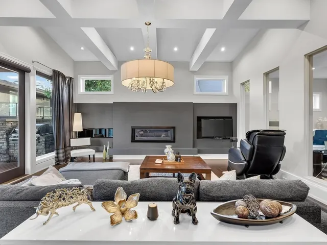 13307 MARINE DRIVE, Surrey 5