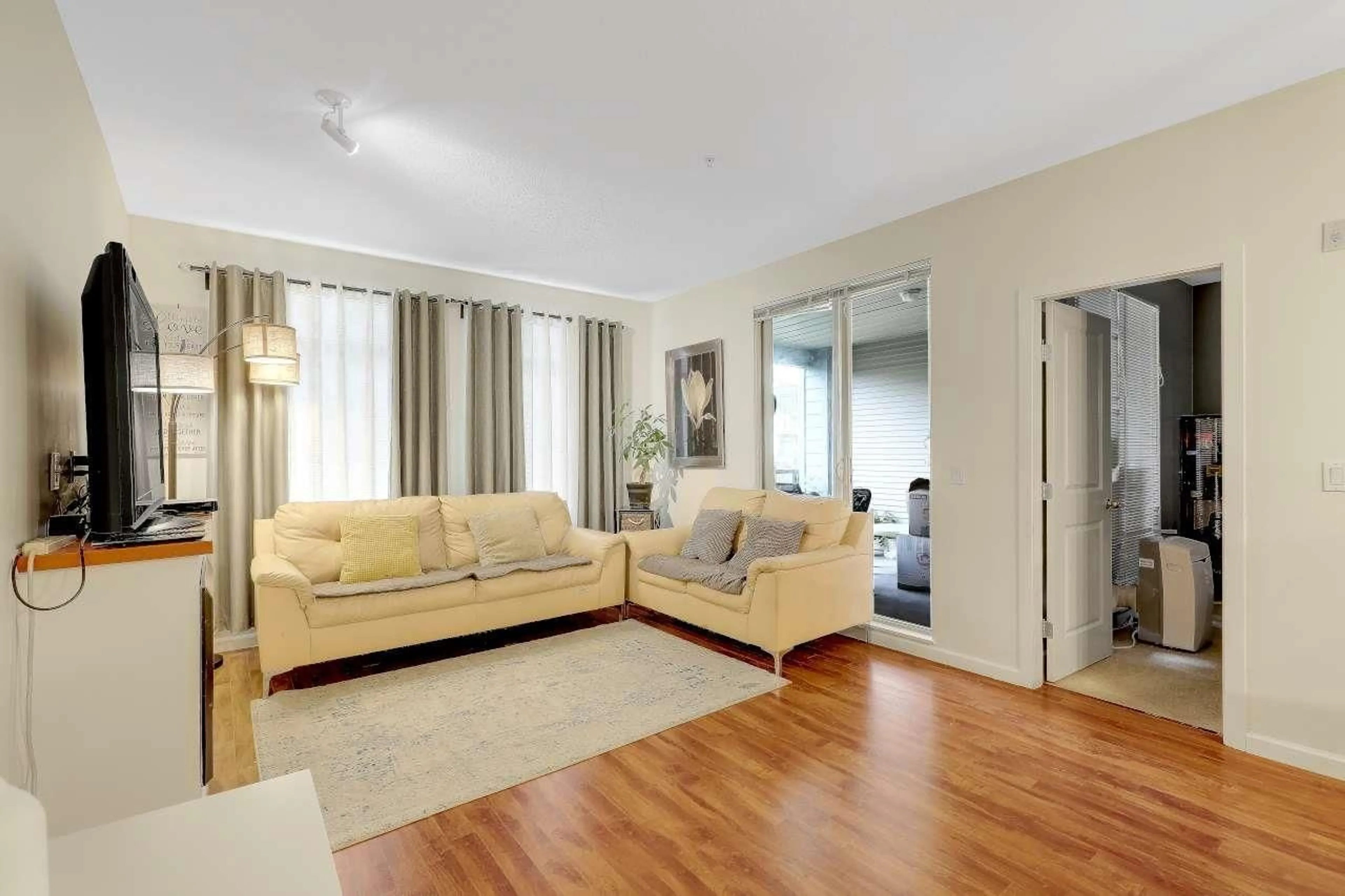 Living room with furniture, unknown for 229 - 15380 102A AVENUE, Surrey British Columbia V3R0B3