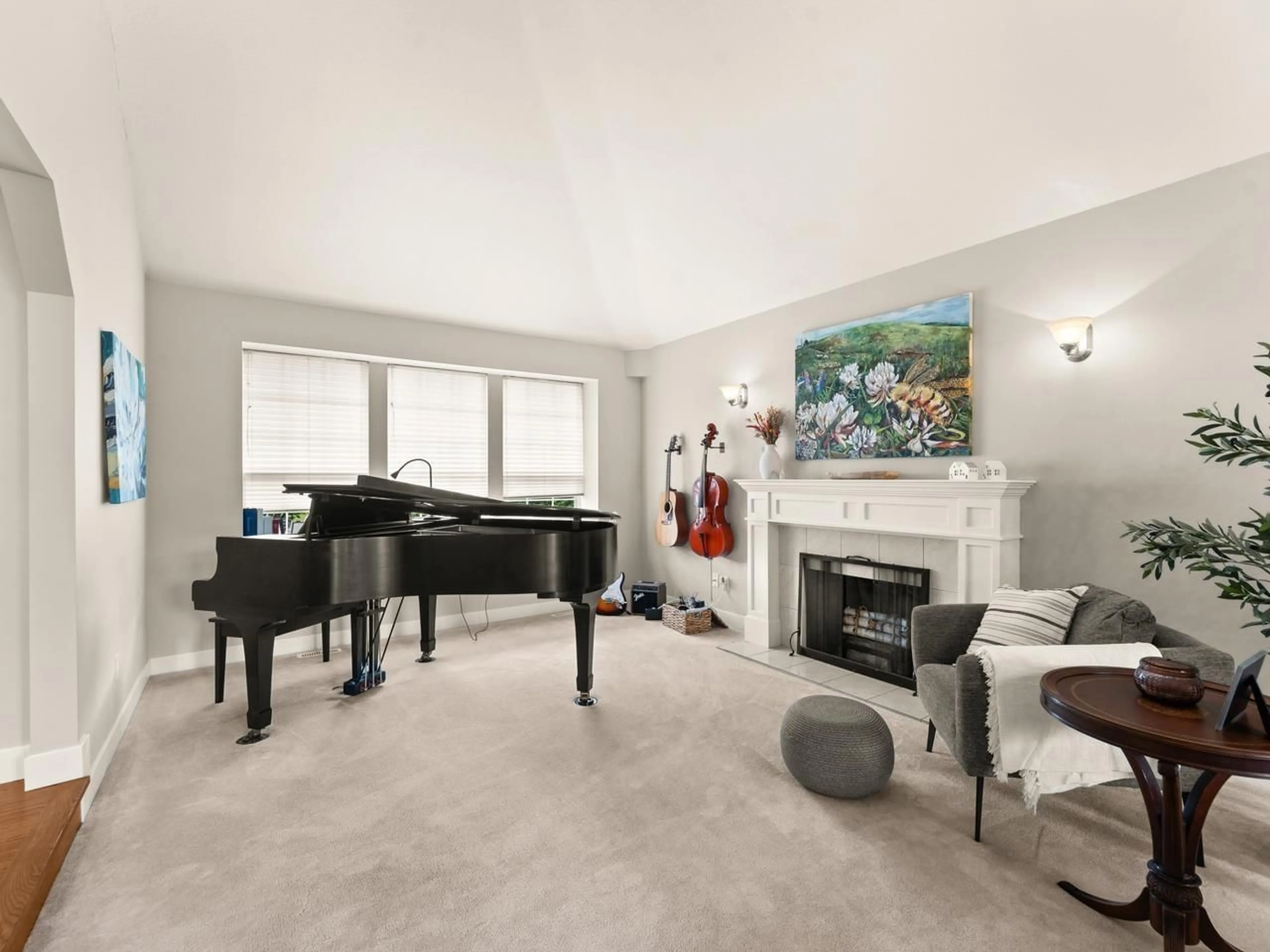 Living room with furniture, unknown for 6089 185 STREET, Surrey British Columbia V3S7P7