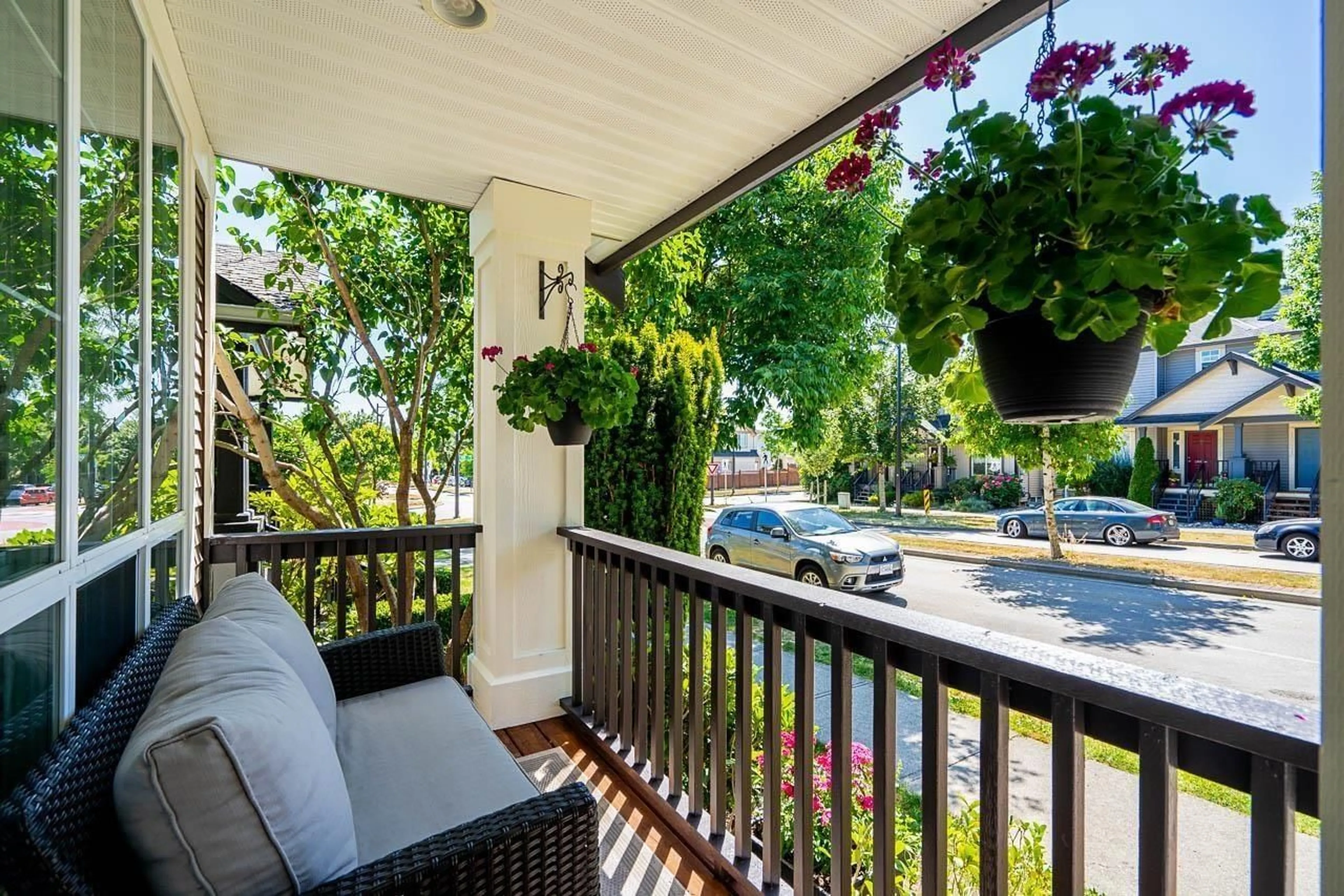 Patio, street for 16581 60 AVENUE, Surrey British Columbia V3S1S7