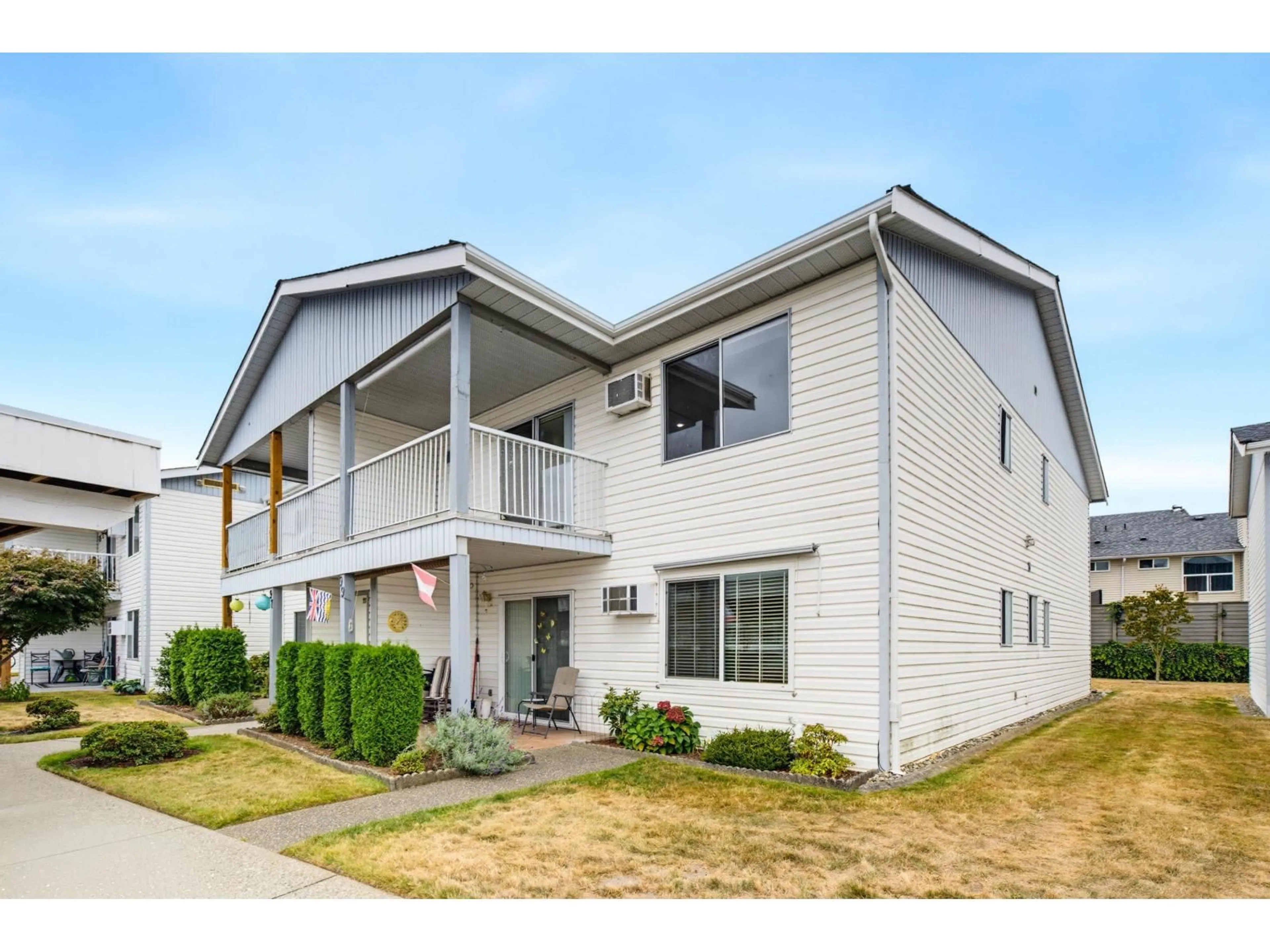 Home with vinyl exterior material, unknown for 100 - 32691 GARIBALDI DRIVE, Abbotsford British Columbia V2T5T7