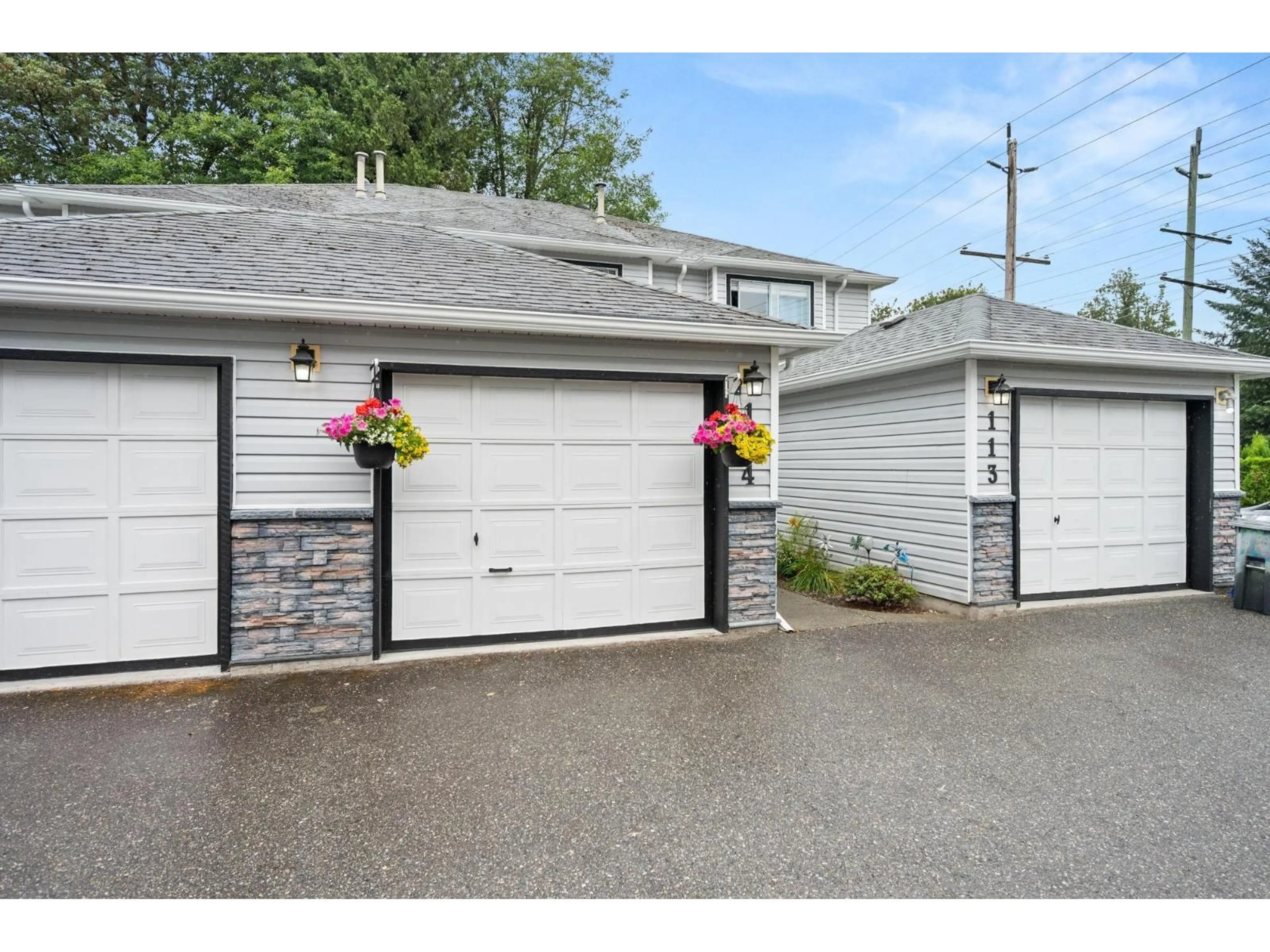 Indoor garage for 114 - 9507 208 STREET, Langley British Columbia V1M2Z1