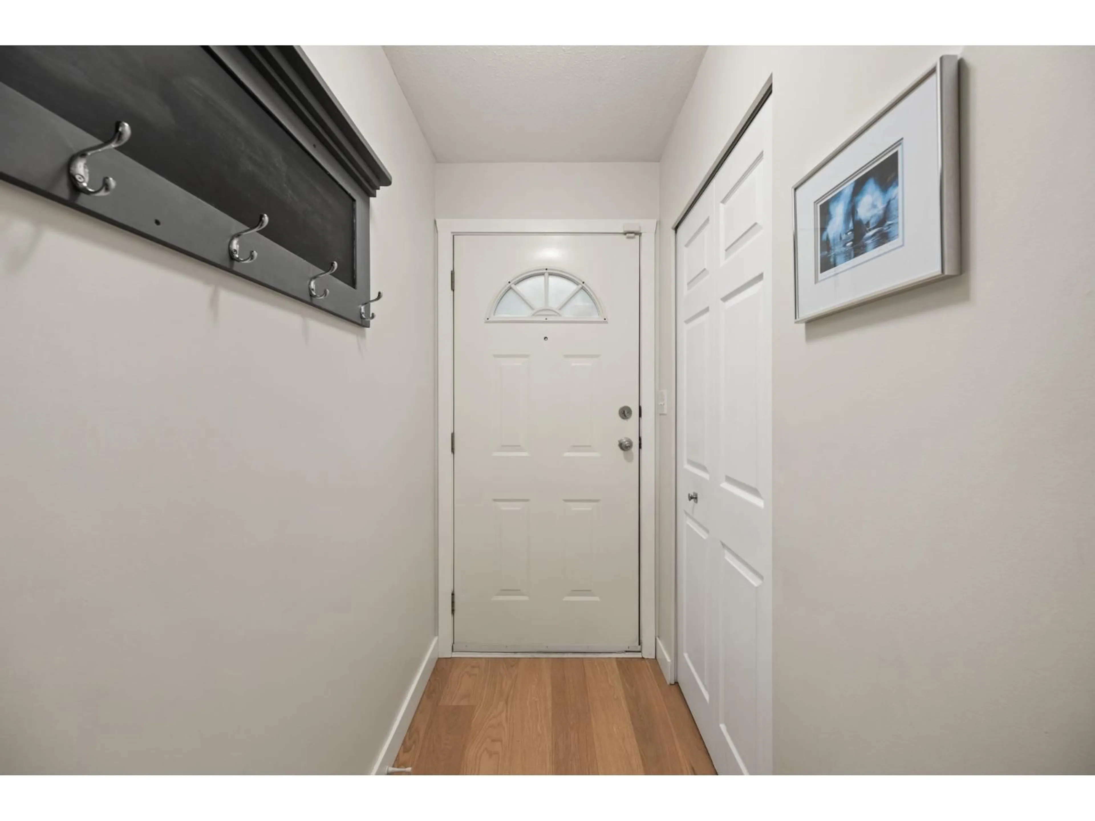 Indoor entryway for 114 - 9507 208 STREET, Langley British Columbia V1M2Z1