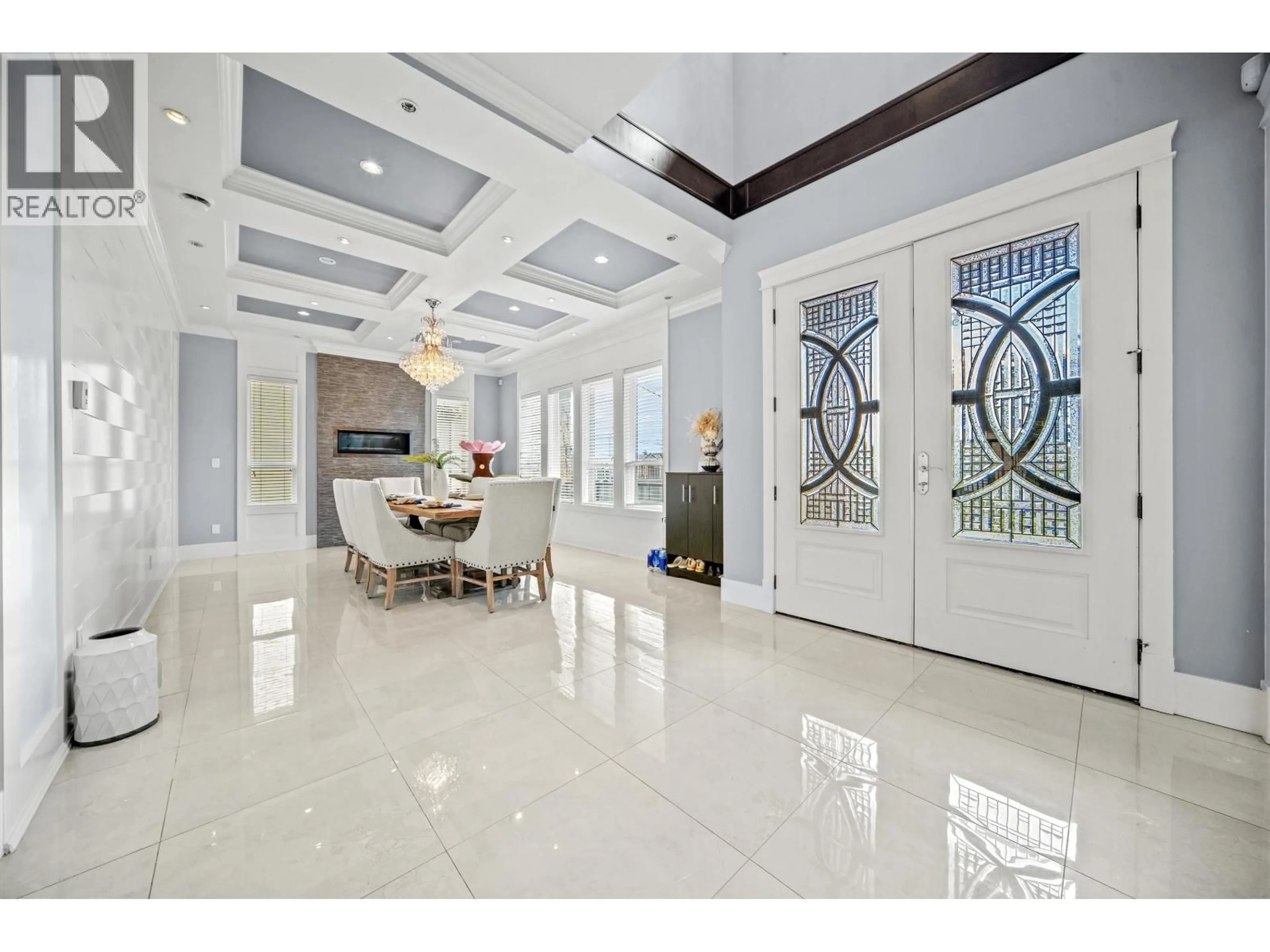Indoor foyer for 5957 MCKEE STREET, Burnaby British Columbia V5J2V6