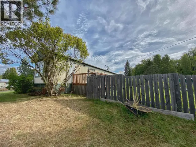 4210 15TH AVENUE, New Hazelton 4