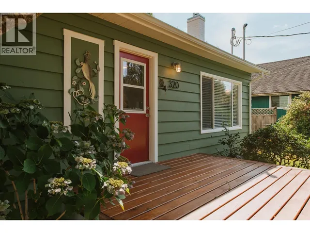 320 COCHRANE ROAD, Gibsons 2