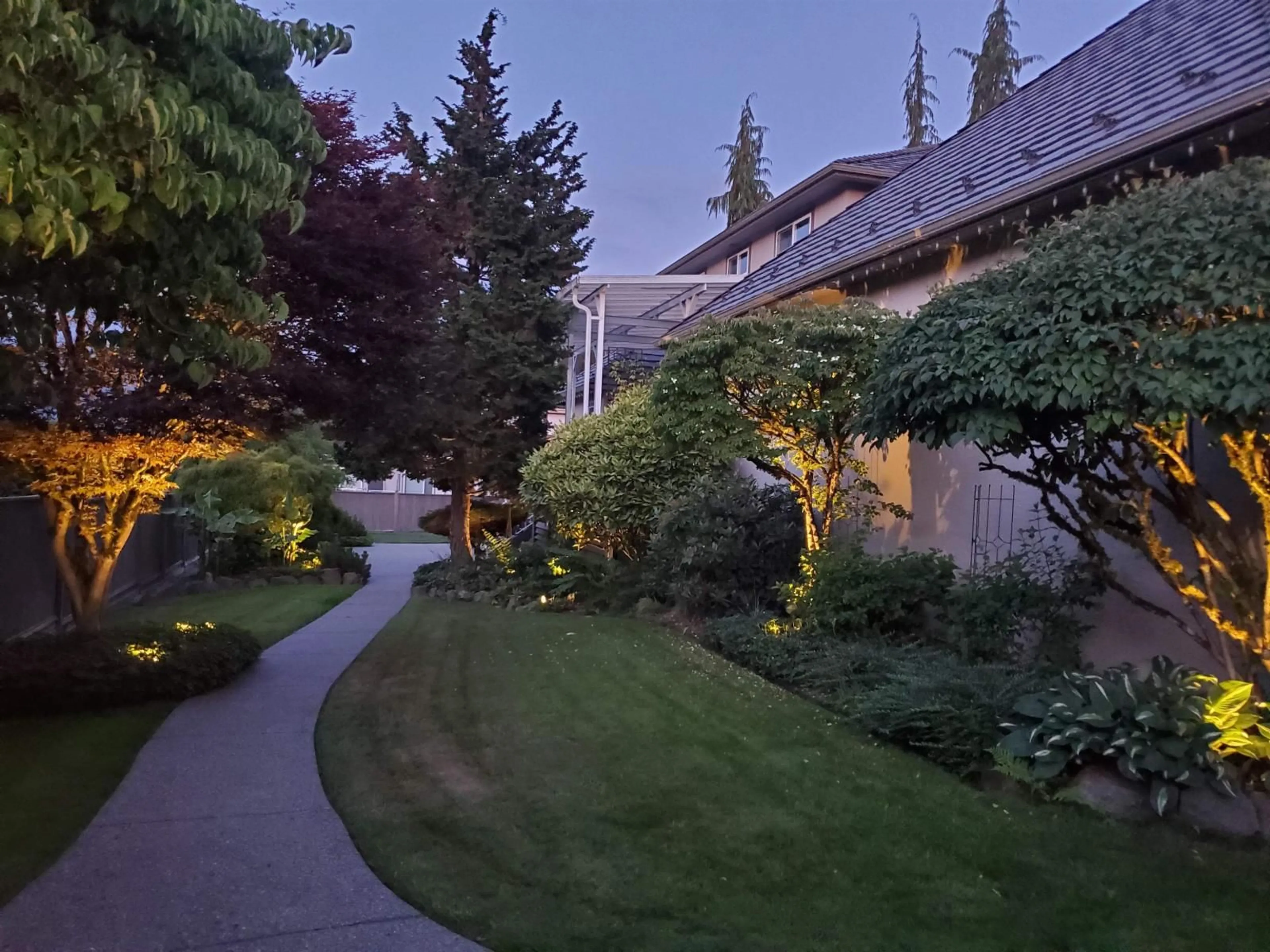 Patio, street for 18055 98 AVENUE, Surrey British Columbia V4N4V5