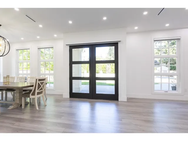 5573 125A STREET, Surrey 5