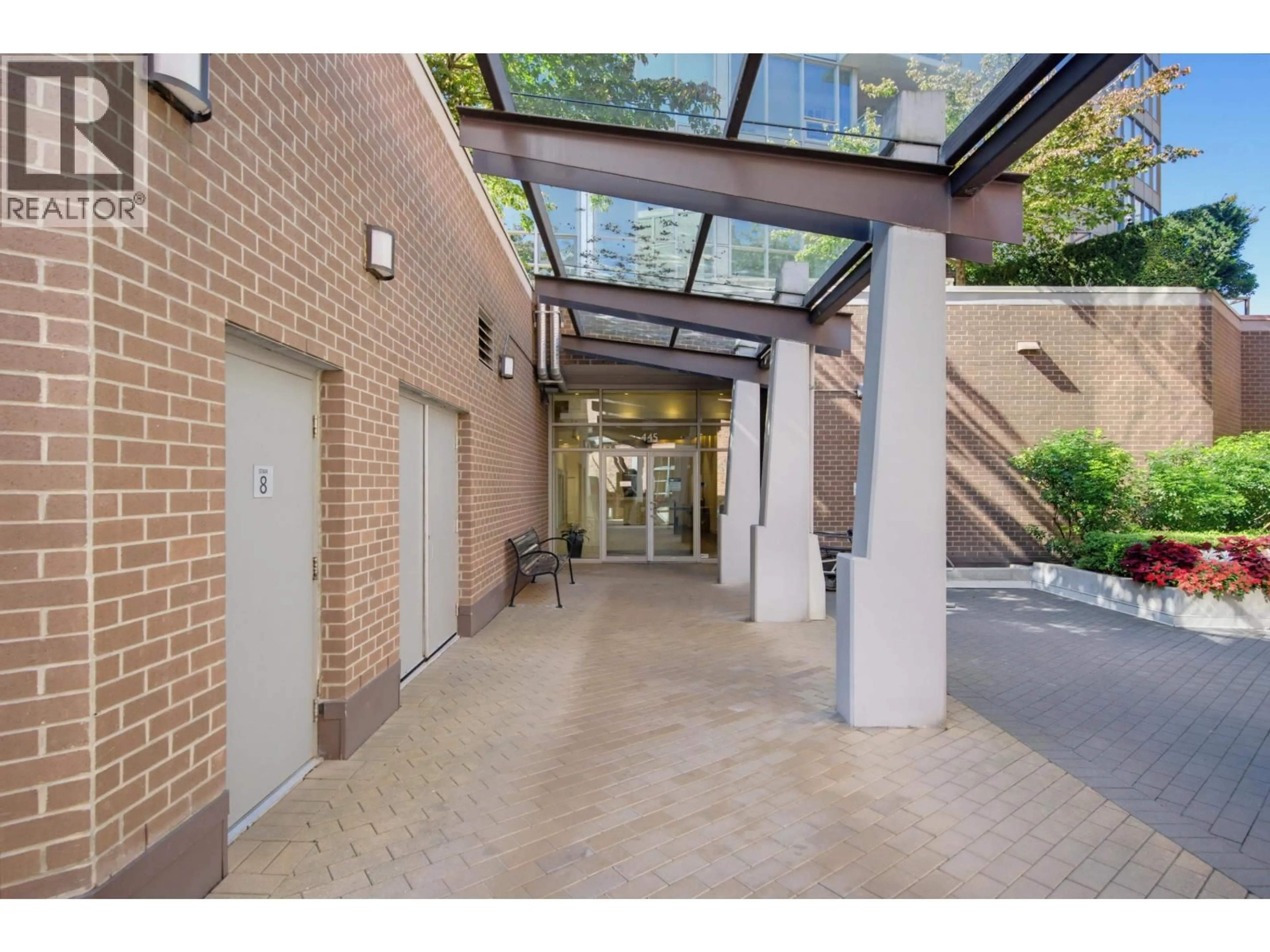 Indoor foyer for 211 - 445 2ND AVENUE, Vancouver British Columbia V5Y0E8