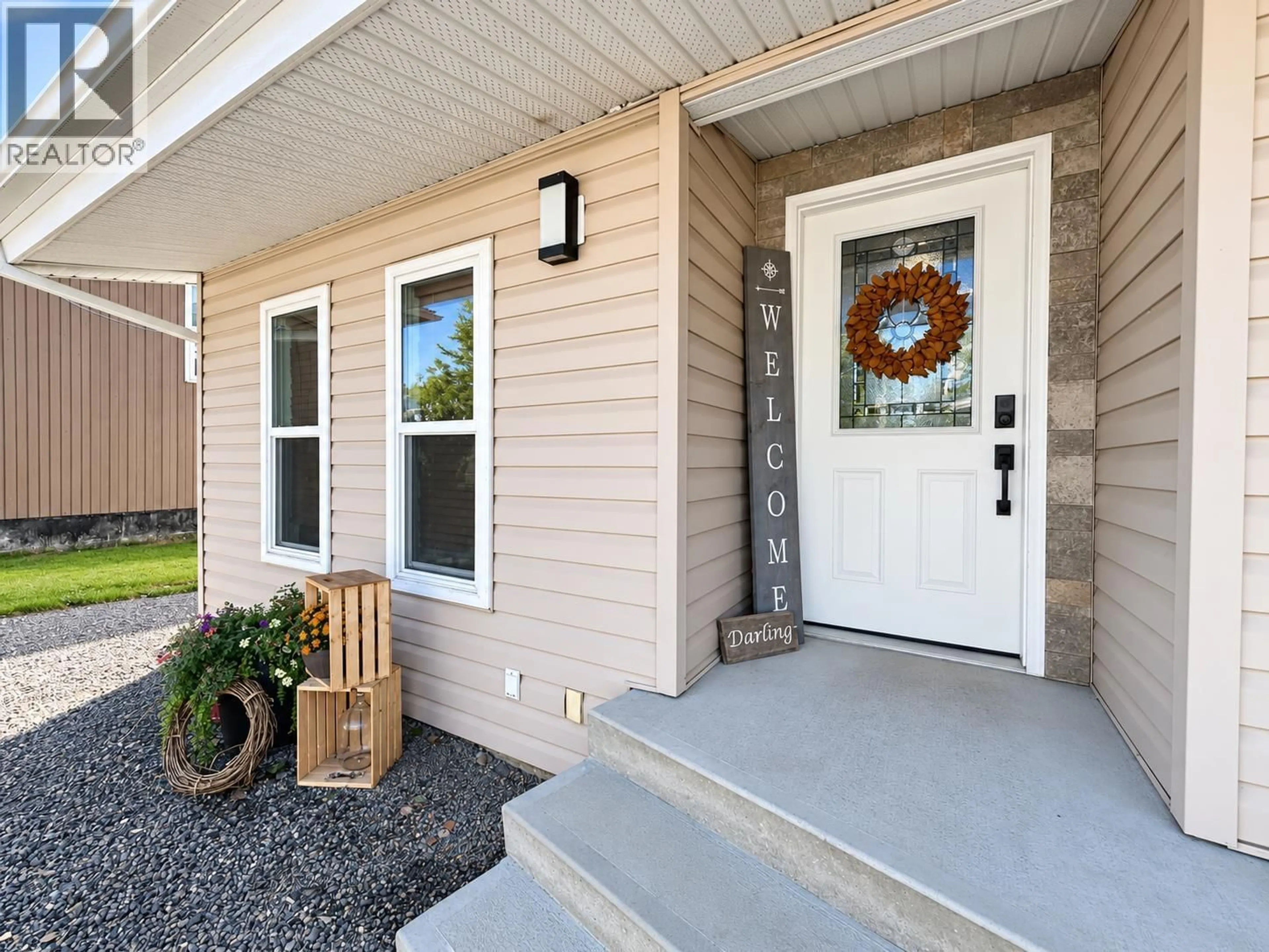 Indoor entryway for 2990 NADINA WAY, Houston British Columbia V0J1Z0