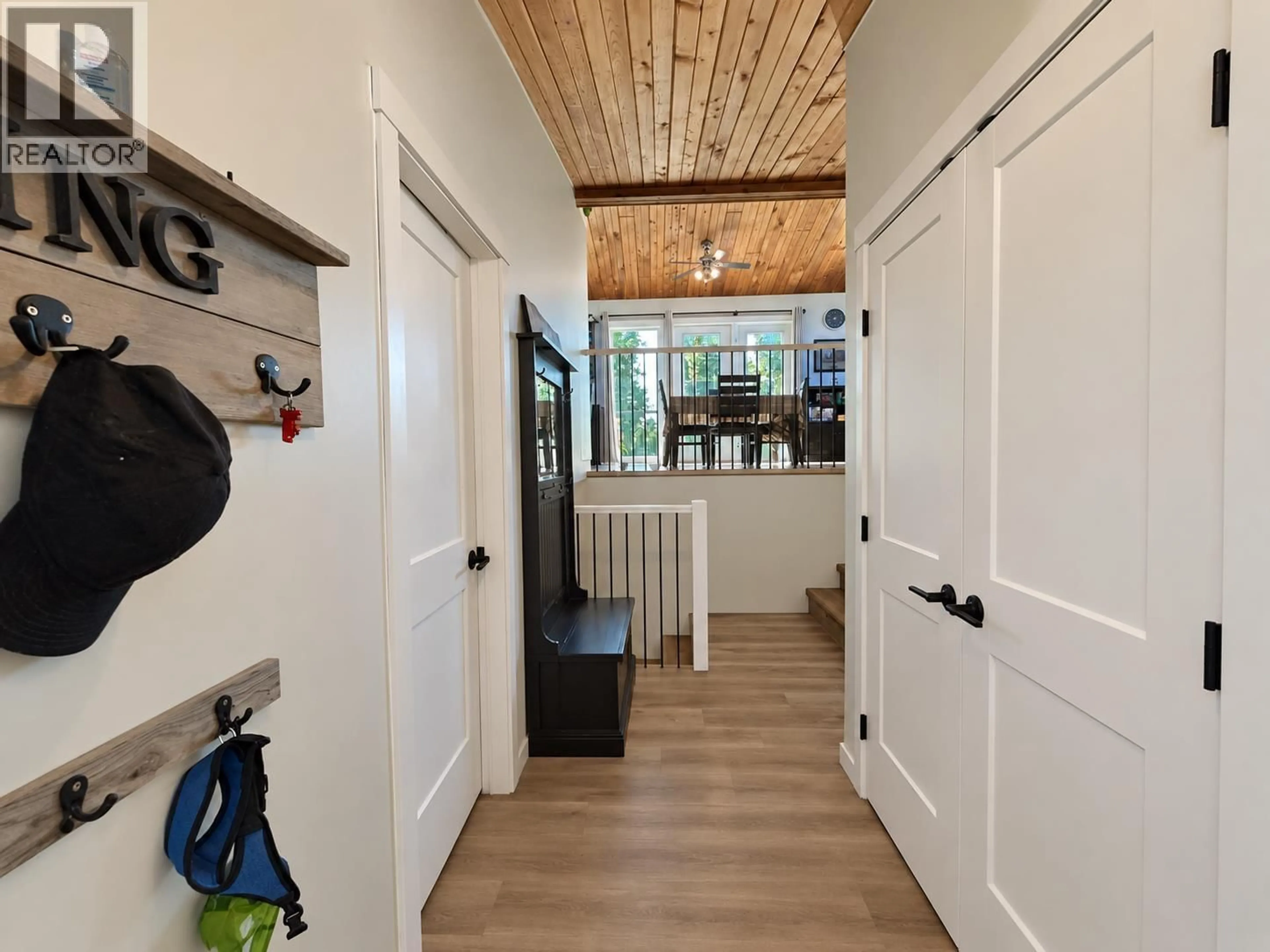 Indoor entryway for 2990 NADINA WAY, Houston British Columbia V0J1Z0