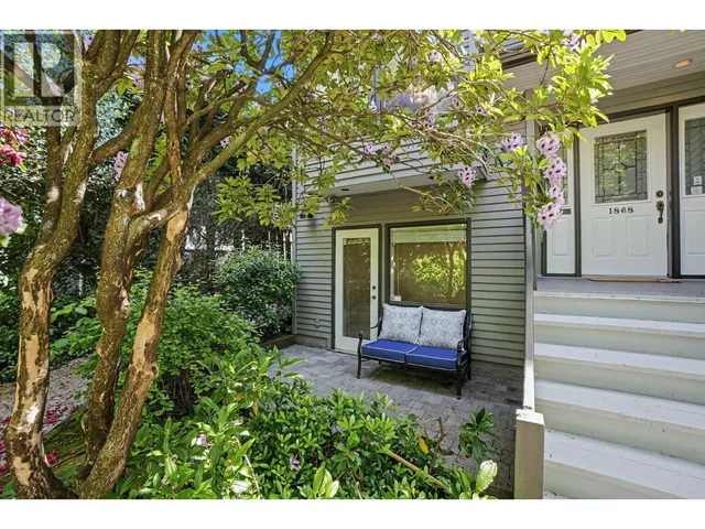 1868 15TH AVENUE, Vancouver 2