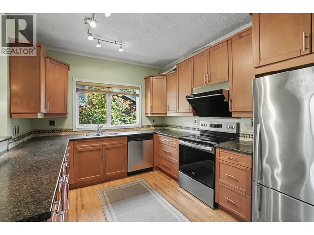 1868 15TH AVENUE, Vancouver 5
