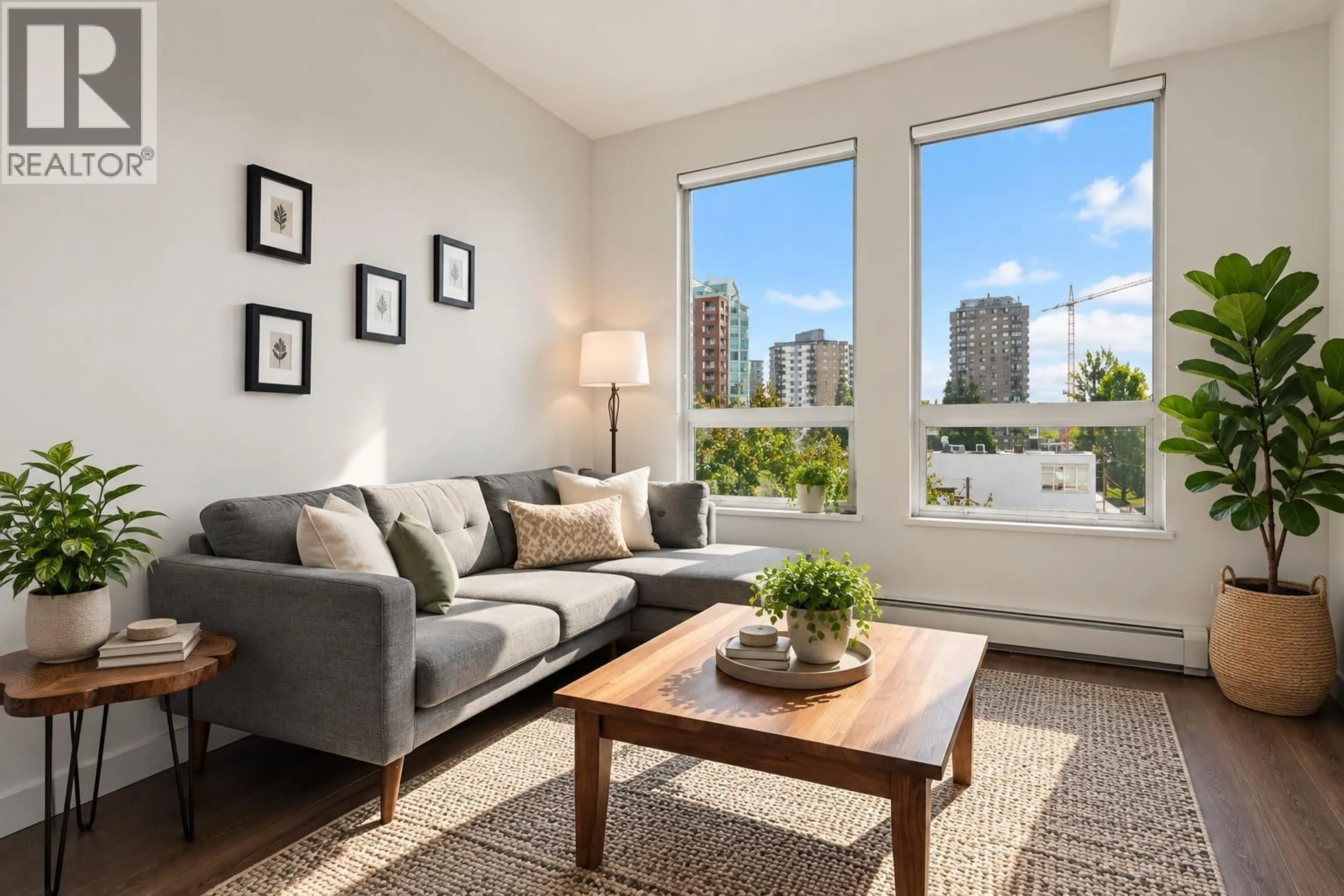 Living room with furniture, unknown for 414 - 105 2ND STREET, North Vancouver British Columbia V7M0E3