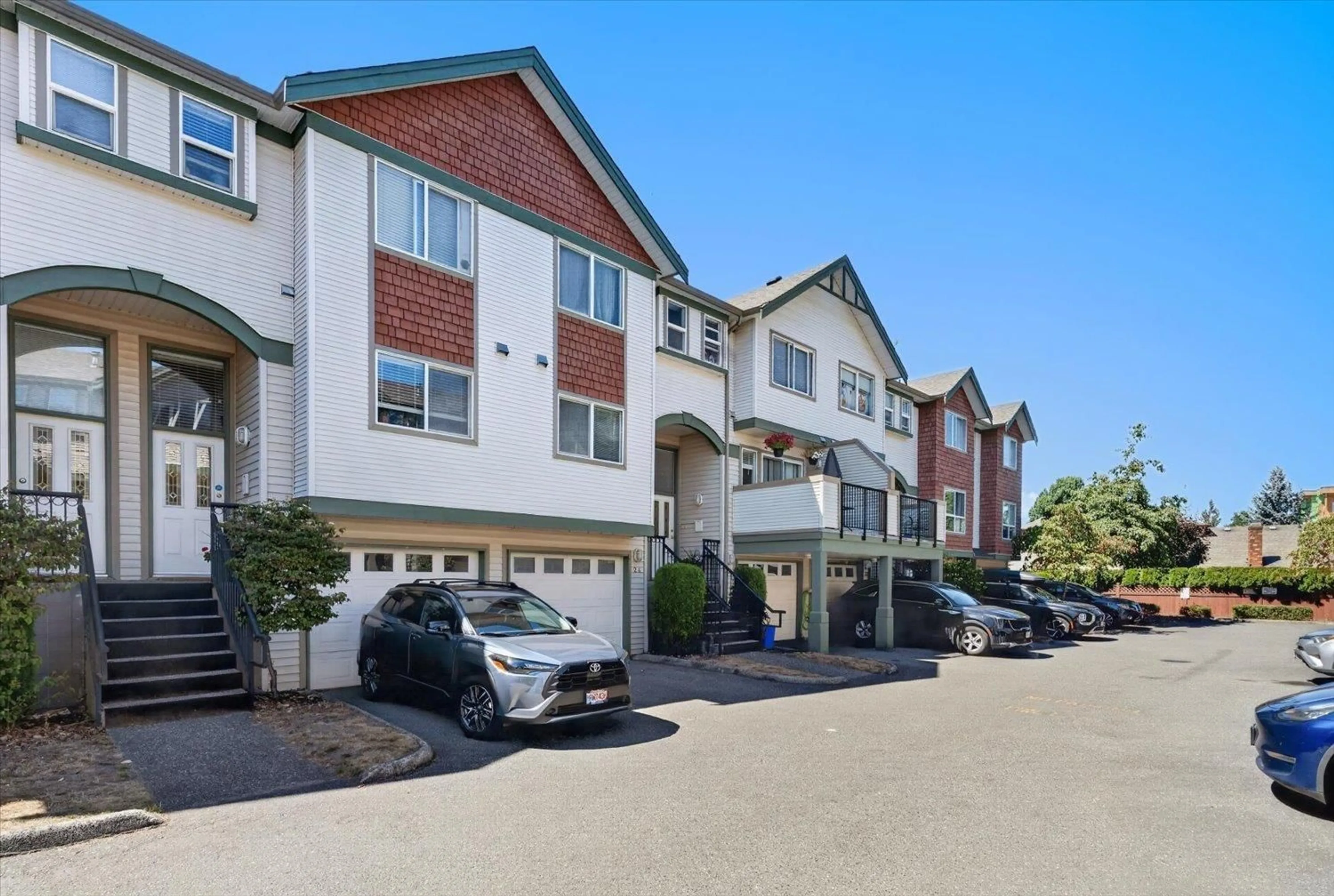 A pic from outside/outdoor area/front of a property/back of a property/a pic from drone, street for 24 - 9470 HAZEL STREET, Chilliwack British Columbia V2P5N1