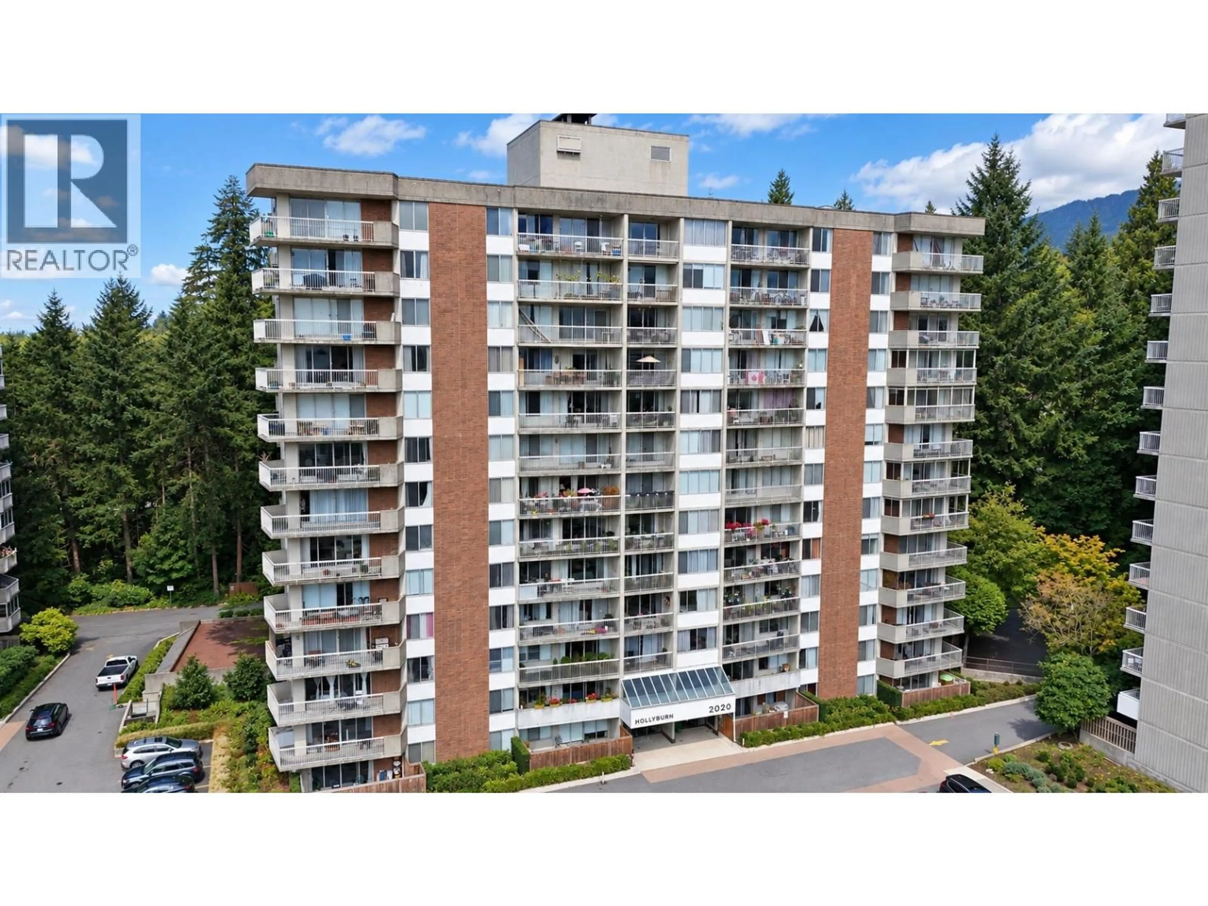 A pic from outside/outdoor area/front of a property/back of a property/a pic from drone, unknown for 306 - 2020 FULLERTON AVENUE, North Vancouver British Columbia V7P3G3