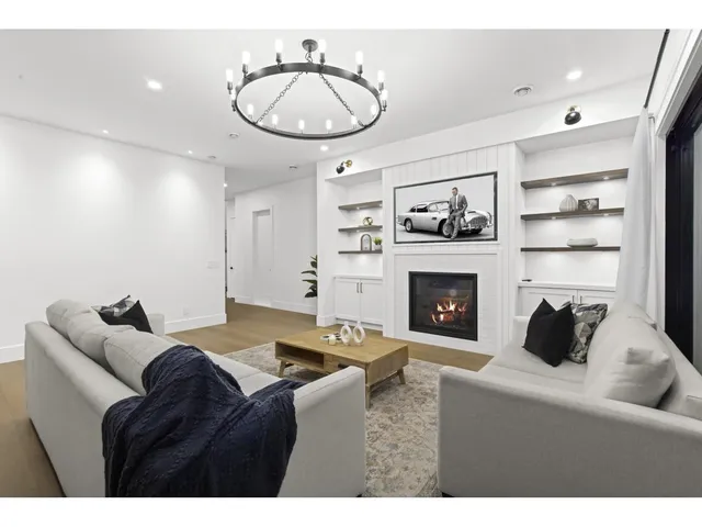 13026 16 AVENUE, Surrey 4