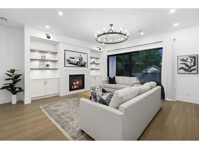 13026 16 AVENUE, Surrey 5