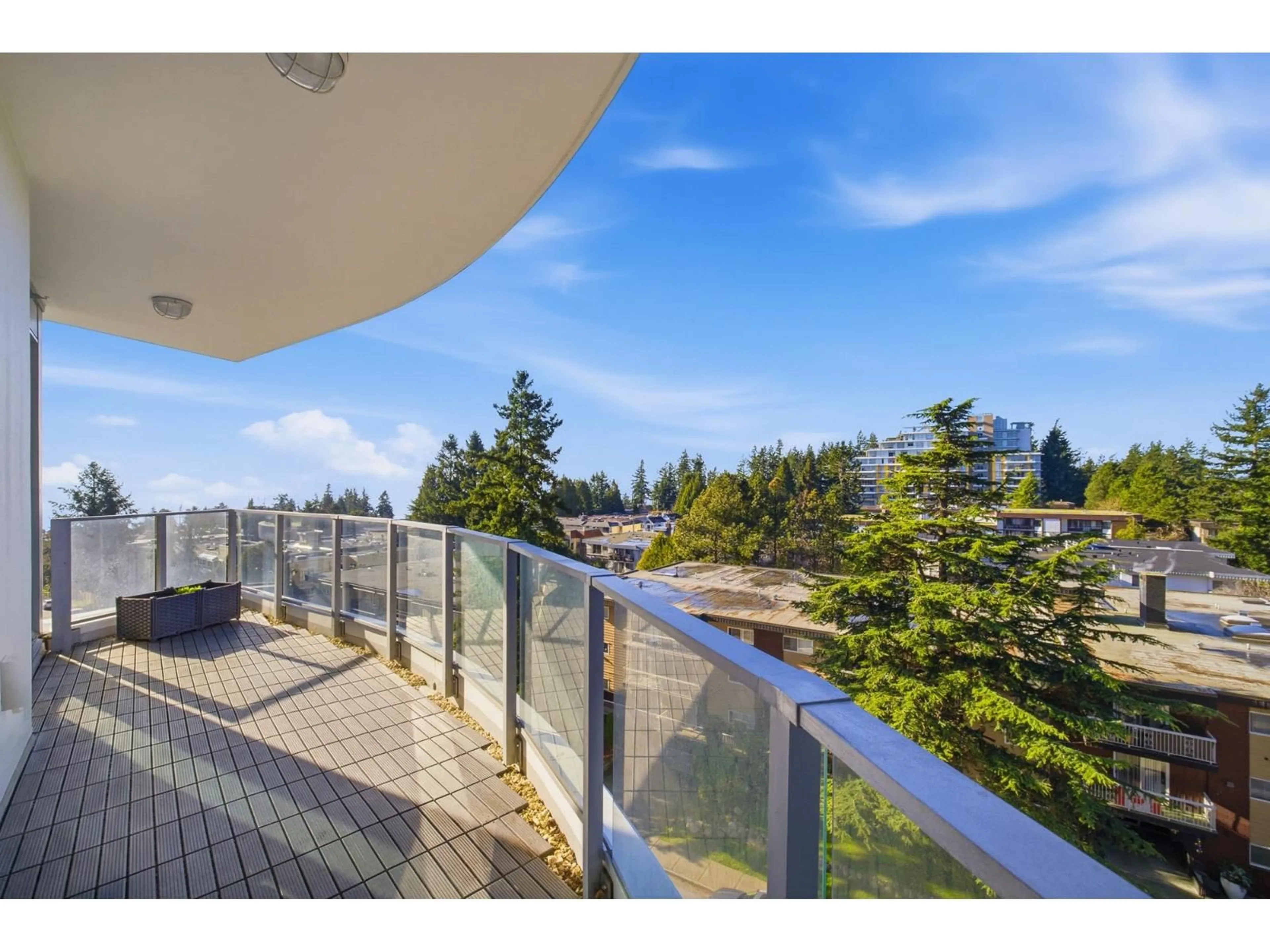 Balcony in the apartment, water/lake/river/ocean view for 602 - 1500 MARTIN STREET, White Rock British Columbia V4B0C2