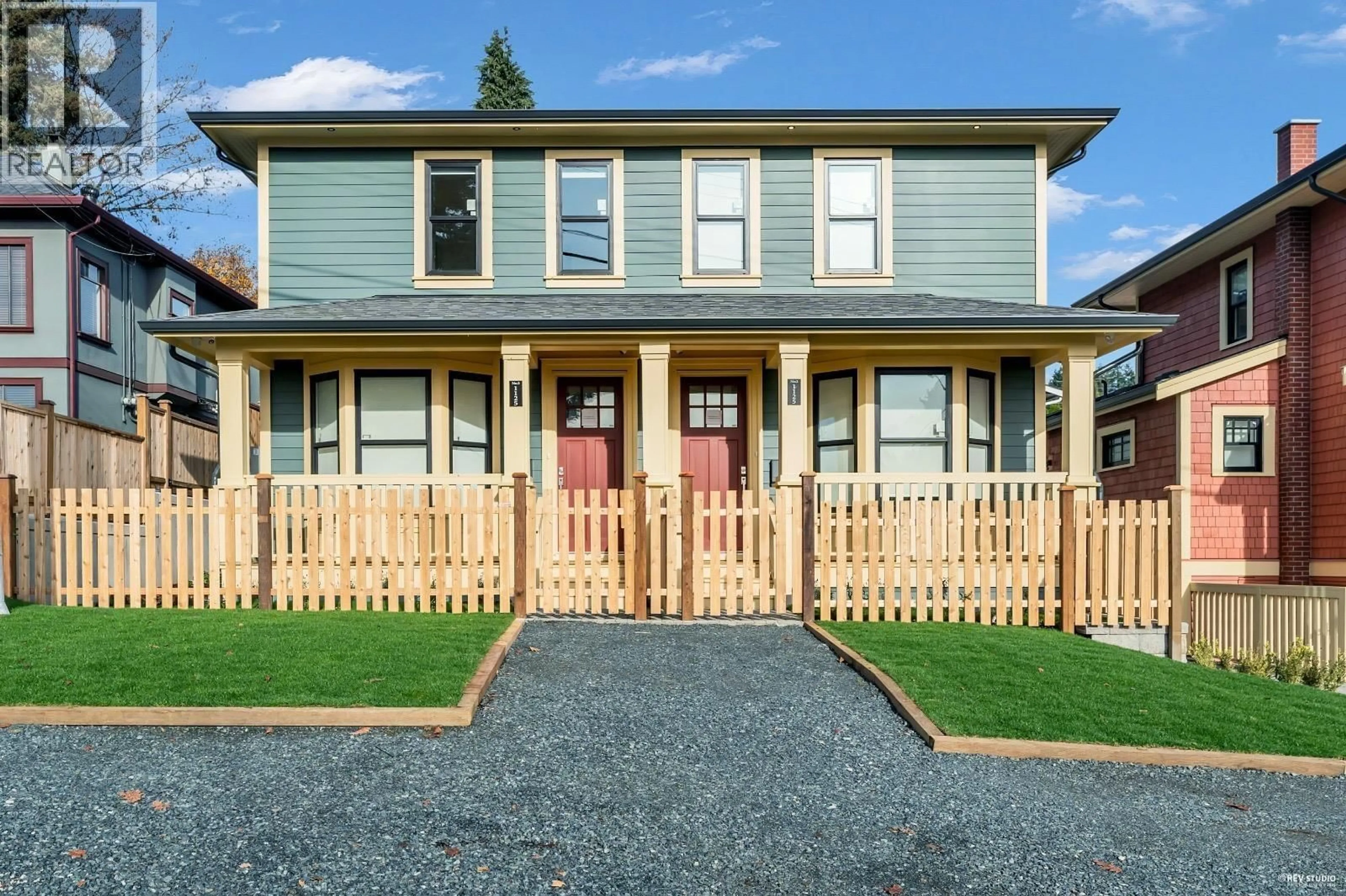 Home with vinyl exterior material, street for 102 - 1125 CARTIER AVENUE, Coquitlam British Columbia V3K2C1