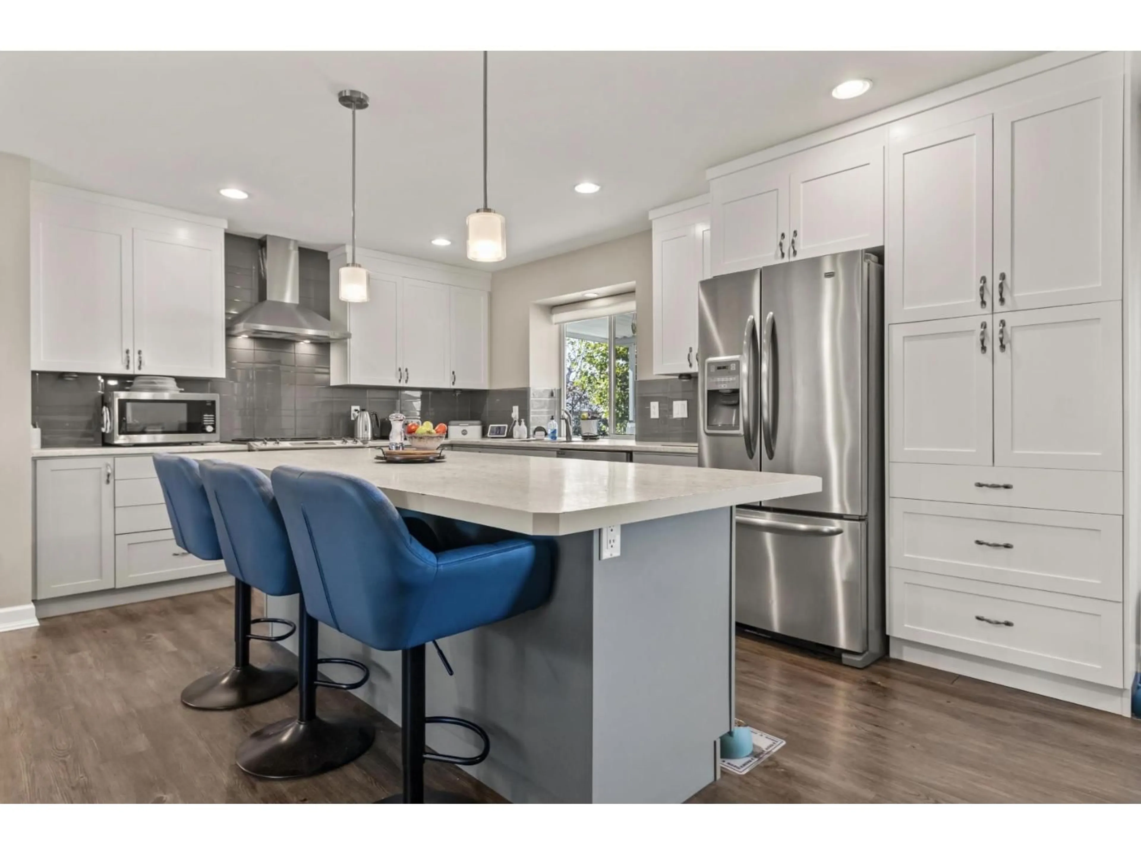 Open concept kitchen, unknown for 6445 SILVERTHORNE ROAD, Chilliwack British Columbia V2R2N6