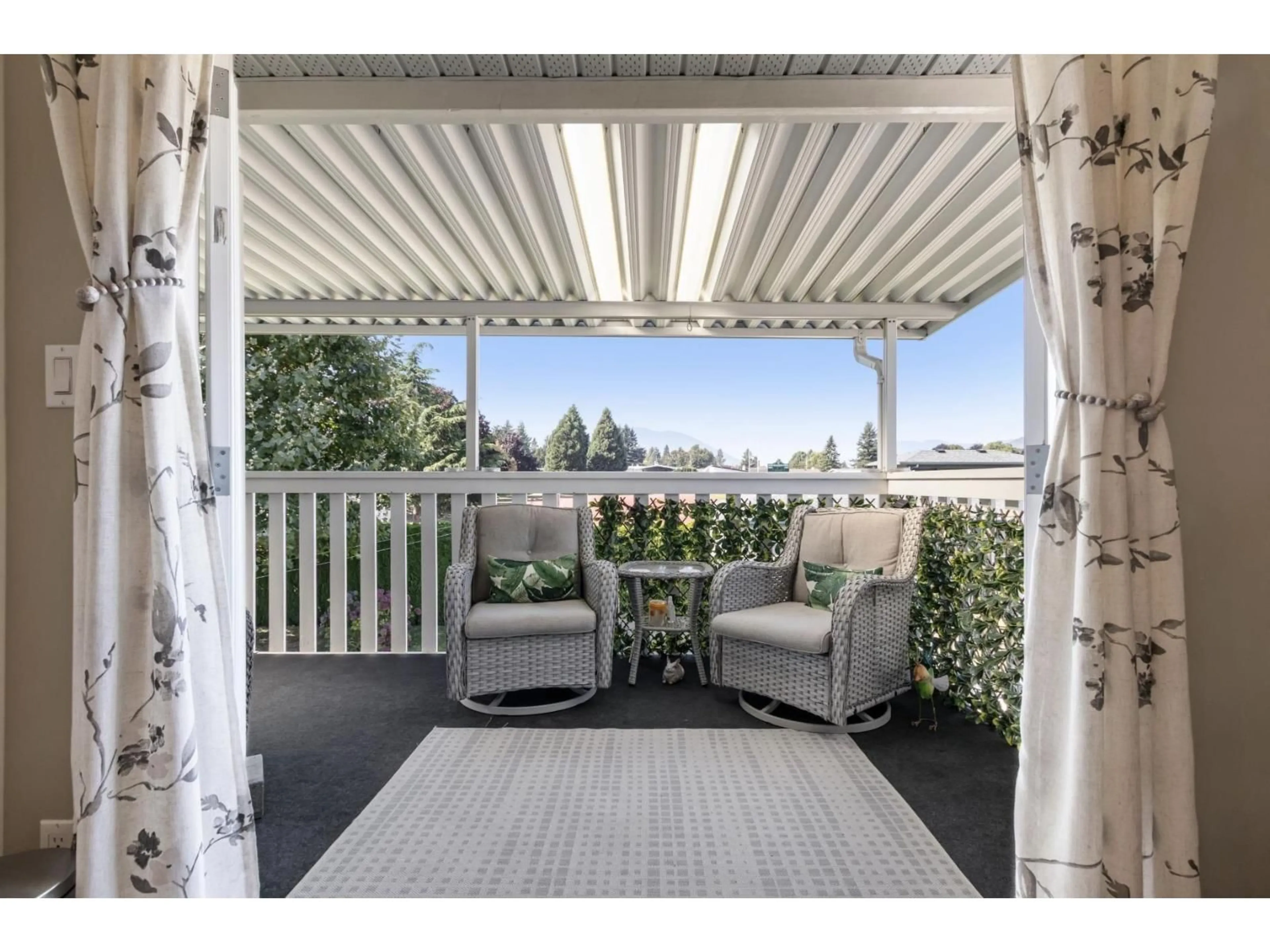 Patio, street for 6445 SILVERTHORNE ROAD, Chilliwack British Columbia V2R2N6