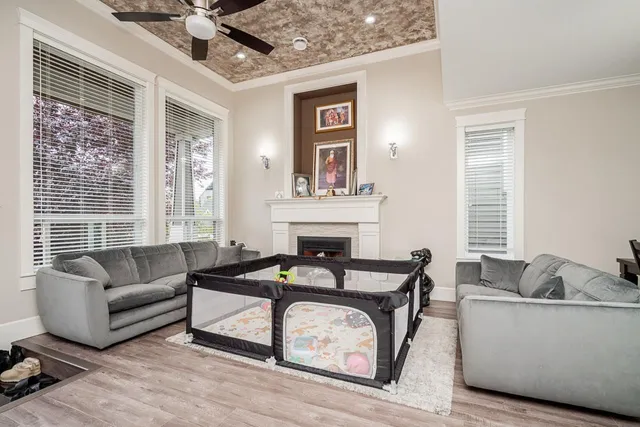 6158 140B STREET, Surrey 5