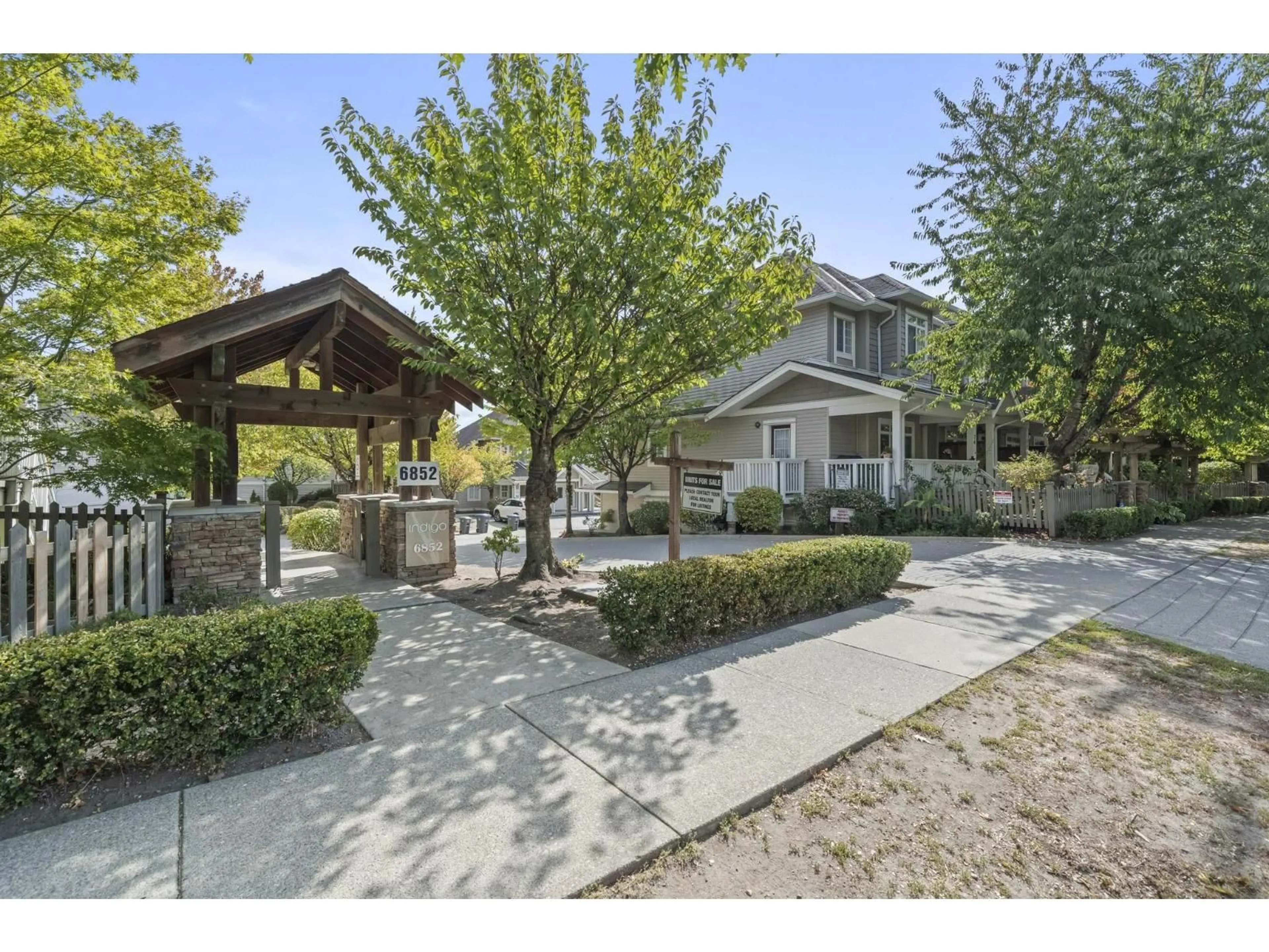 Patio, street for 24 - 6852 193 STREET, Surrey British Columbia V4N0C8