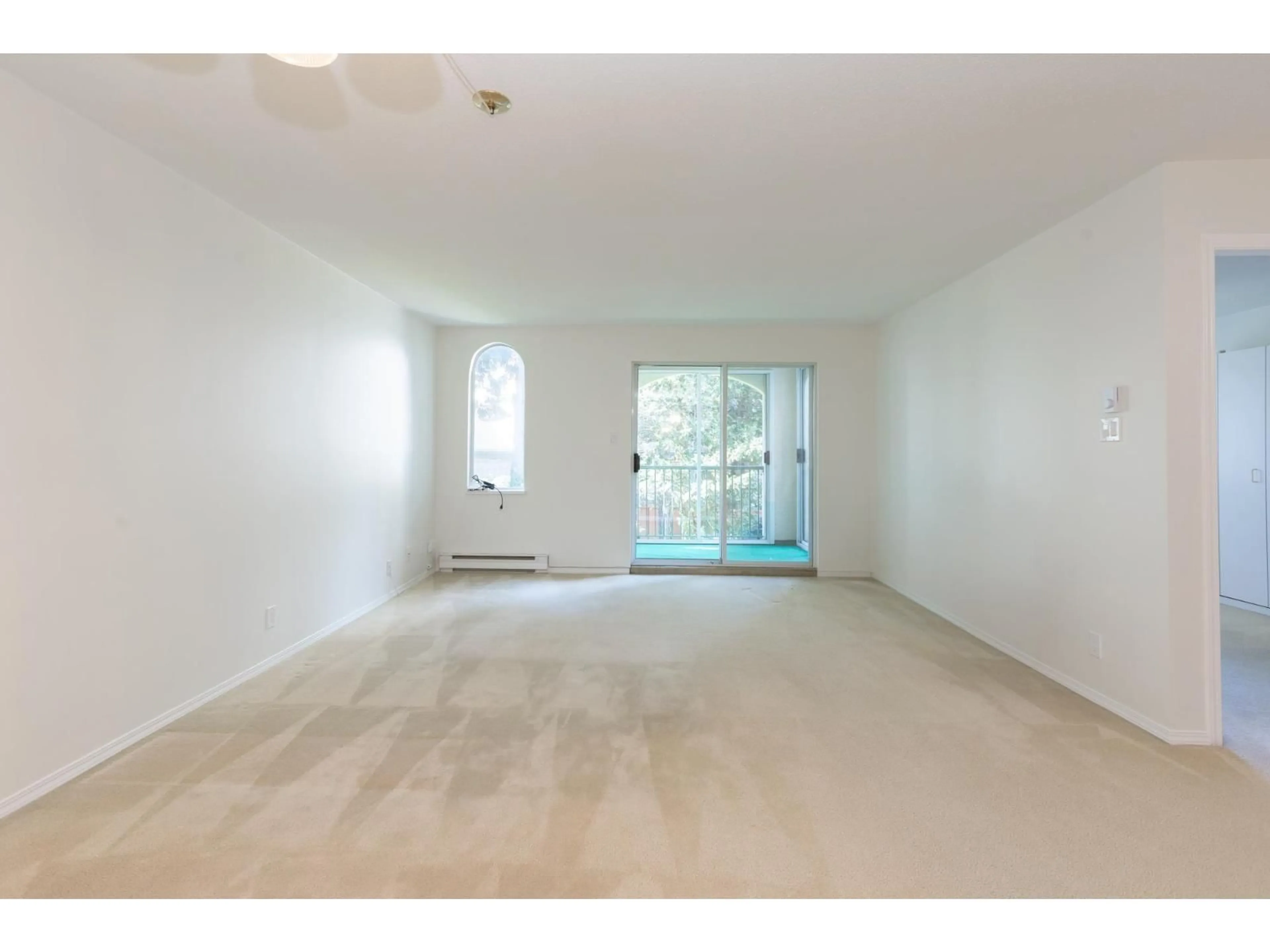 A pic of a room for 206 - 1447 BEST STREET, White Rock British Columbia V4B4E5