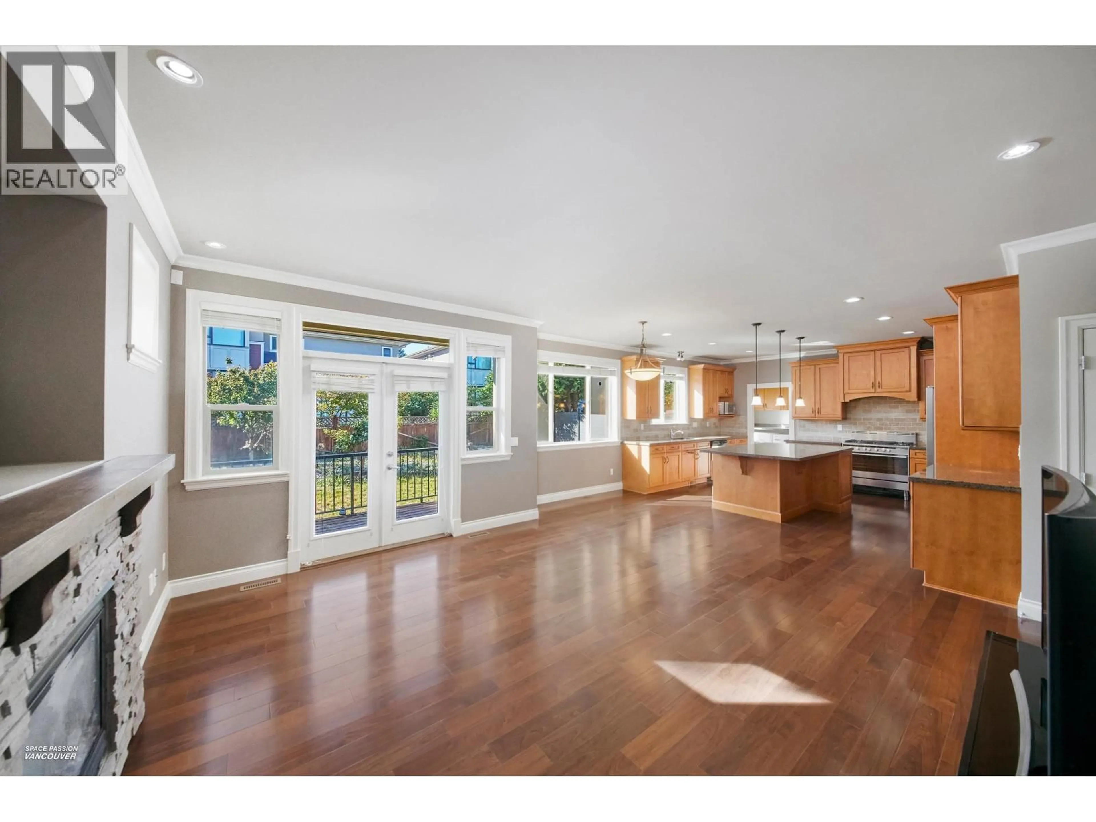 Open concept kitchen, unknown for 5458 HARDY COURT, Burnaby British Columbia V5G0A6