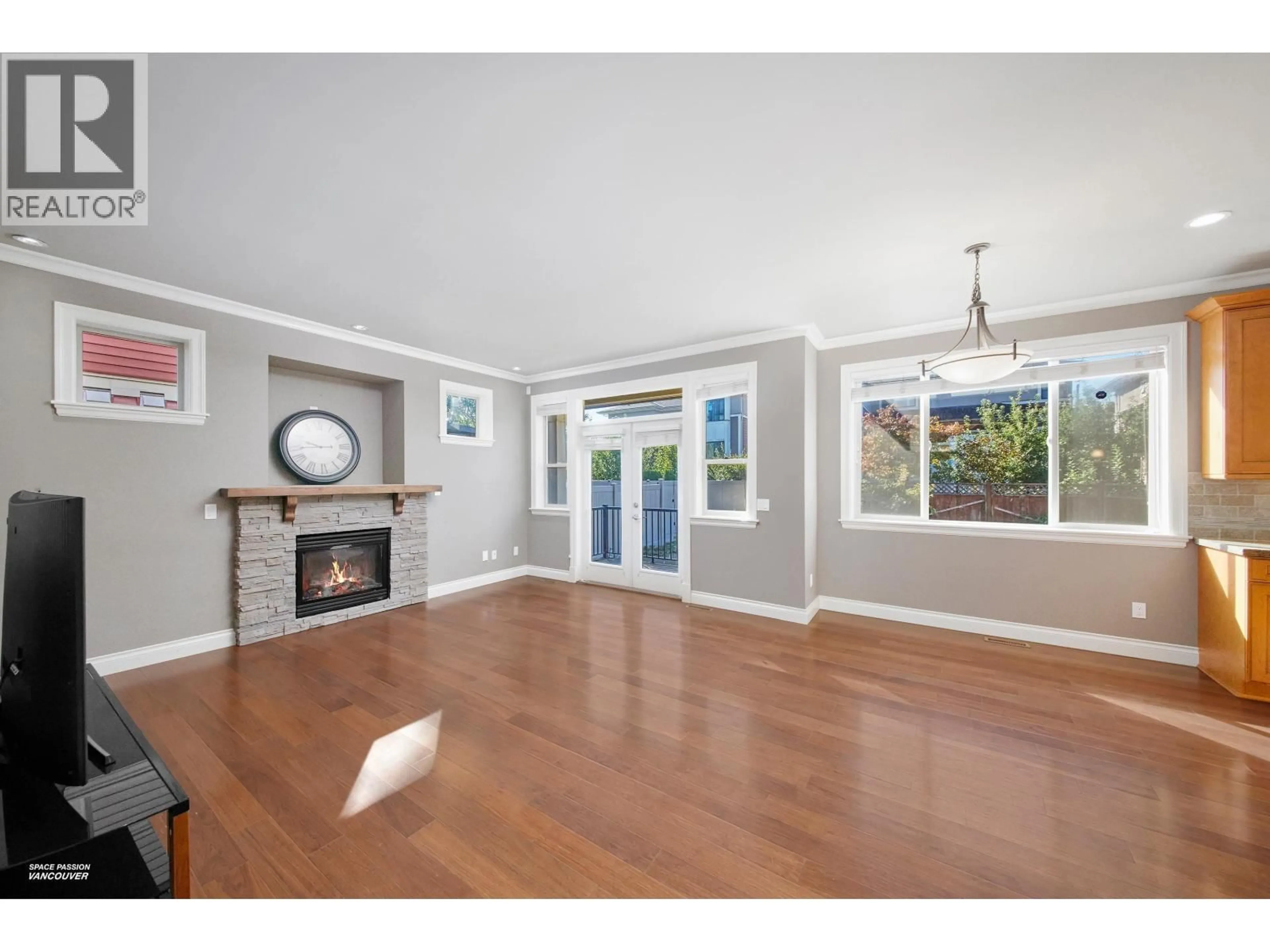 Unknown for 5458 HARDY COURT, Burnaby British Columbia V5G0A6