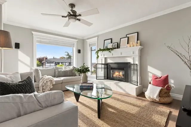 15573 FINLAY COURT, White Rock 5