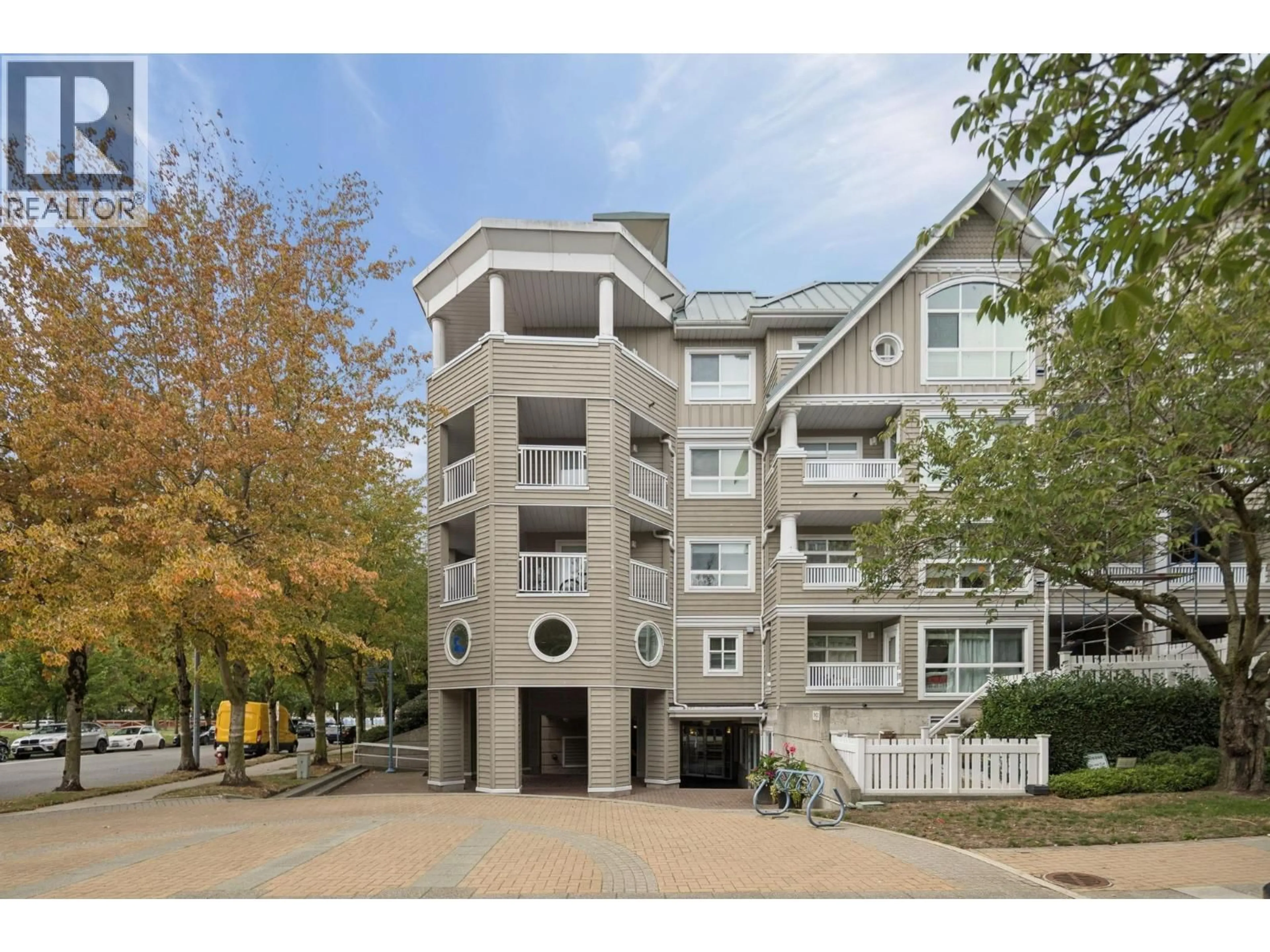 Unknown for 323 - 5900 DOVER CRESCENT, Richmond British Columbia V7C5R4