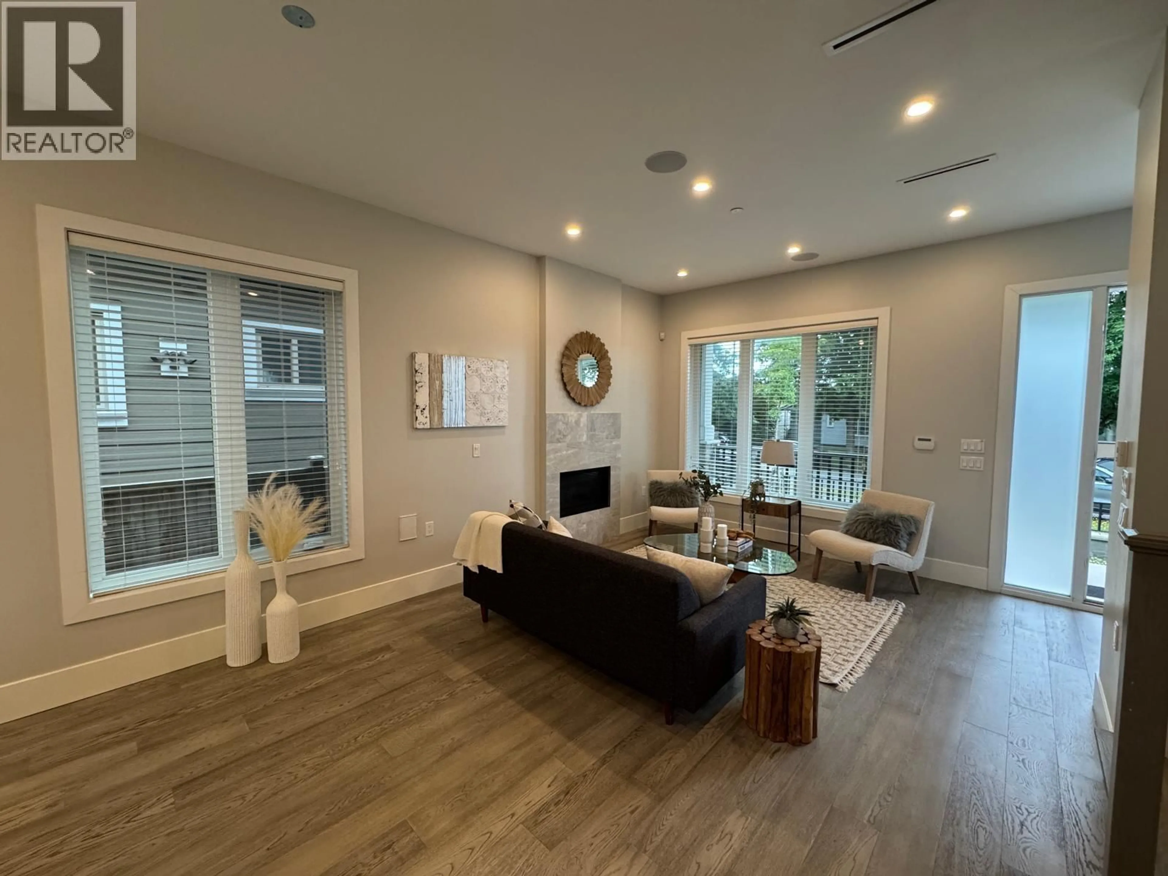 Living room with furniture, unknown for 3345 PARKER STREET, Vancouver British Columbia V5K2W1