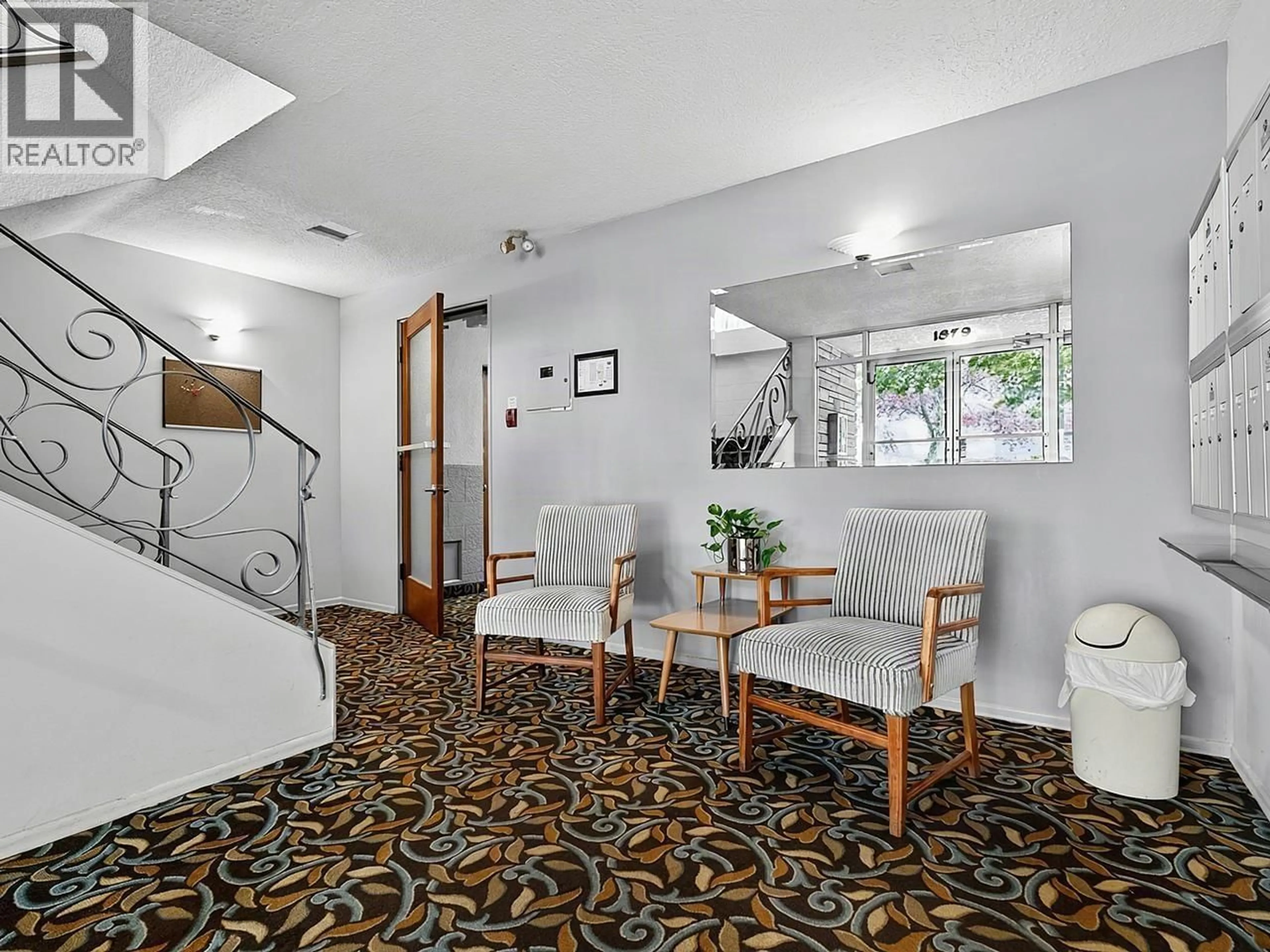 Indoor foyer for 105 - 1879 BARCLAY STREET, Vancouver British Columbia V6G1K7