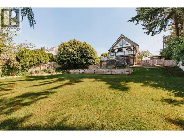 4981 GEER ROAD, Sechelt 2