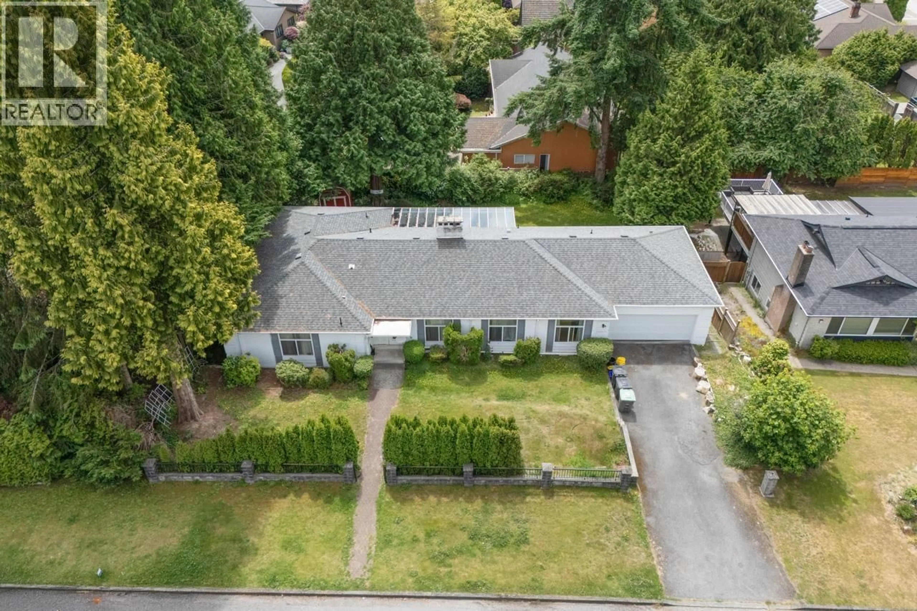 A pic from outside/outdoor area/front of a property/back of a property/a pic from drone, street for 4330 SALISH DRIVE, Vancouver British Columbia V6N3M7