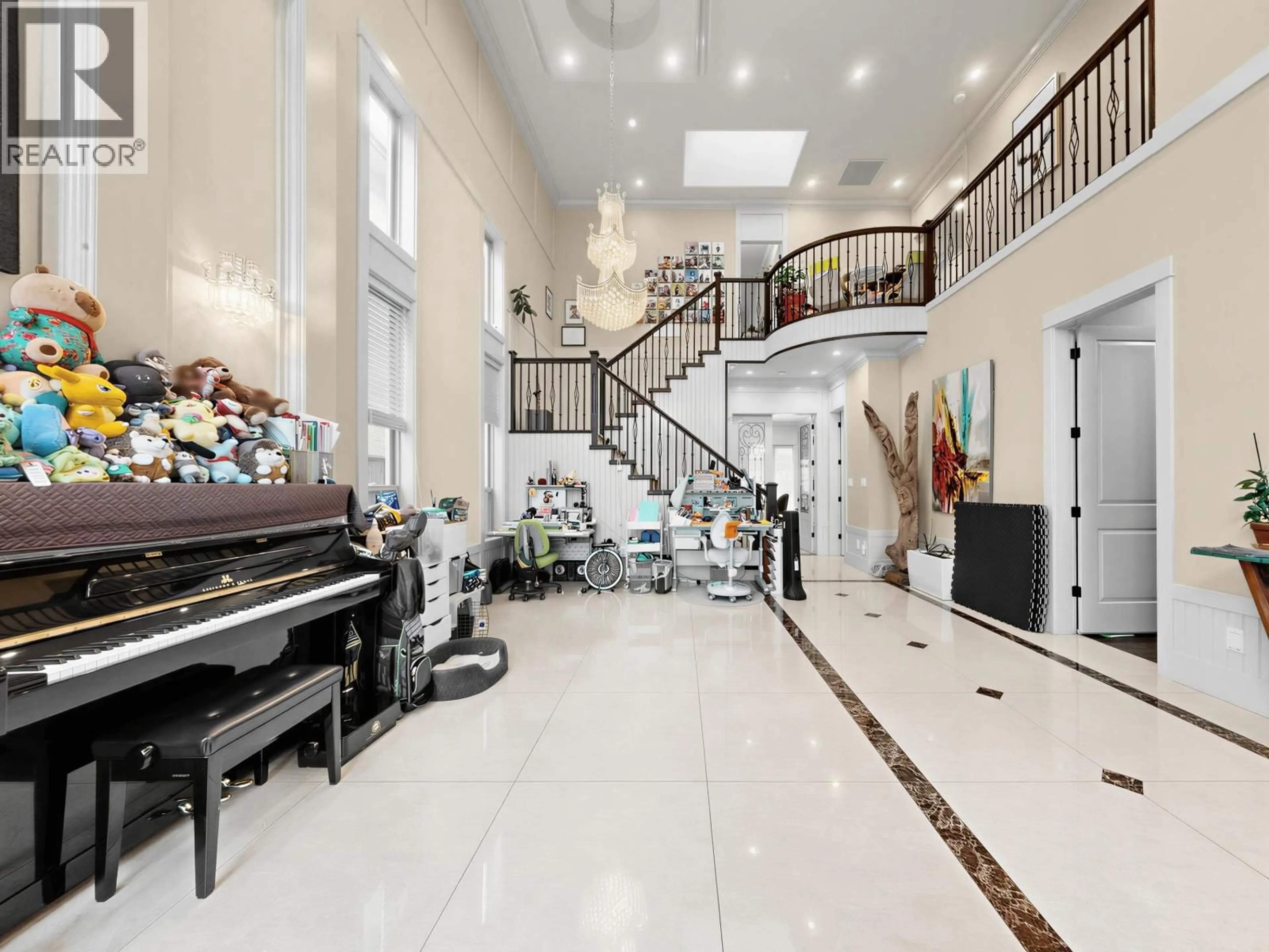 Indoor foyer for 5260 FRANCIS ROAD, Richmond British Columbia V7C1K3