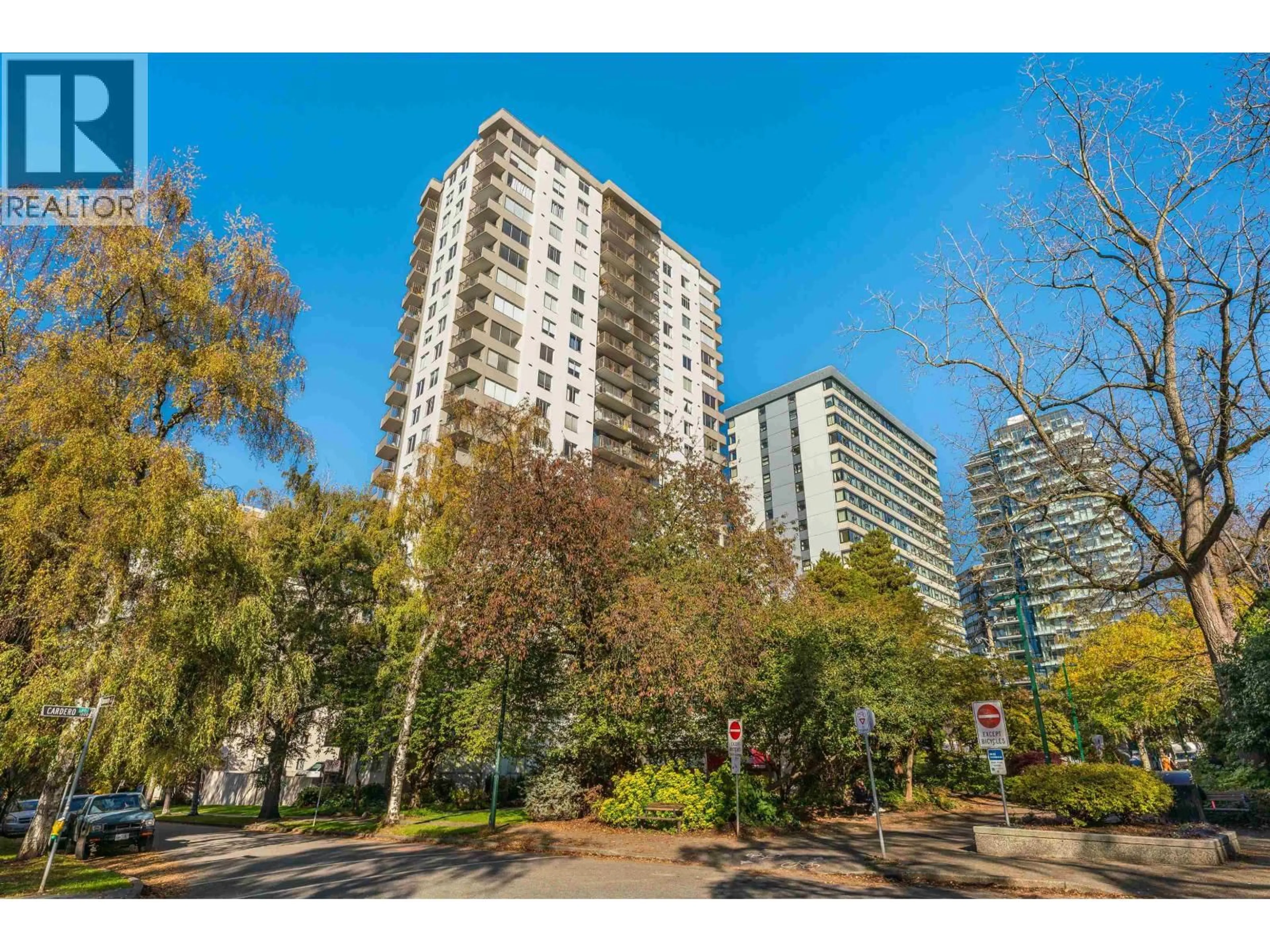 A pic from outside/outdoor area/front of a property/back of a property/a pic from drone, unknown for 605 - 1251 CARDERO STREET, Vancouver British Columbia V6G2H9