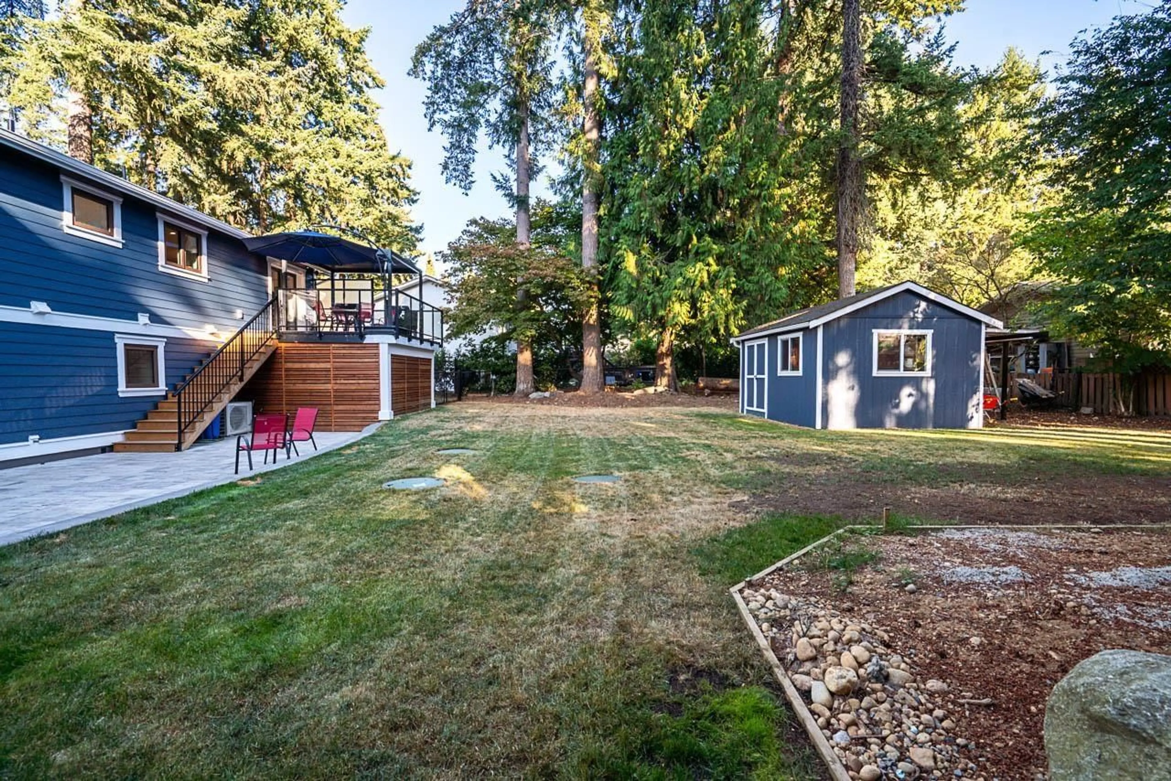 A pic from outside/outdoor area/front of a property/back of a property/a pic from drone, unknown for 20376 40A AVENUE, Langley British Columbia V3A2Y8
