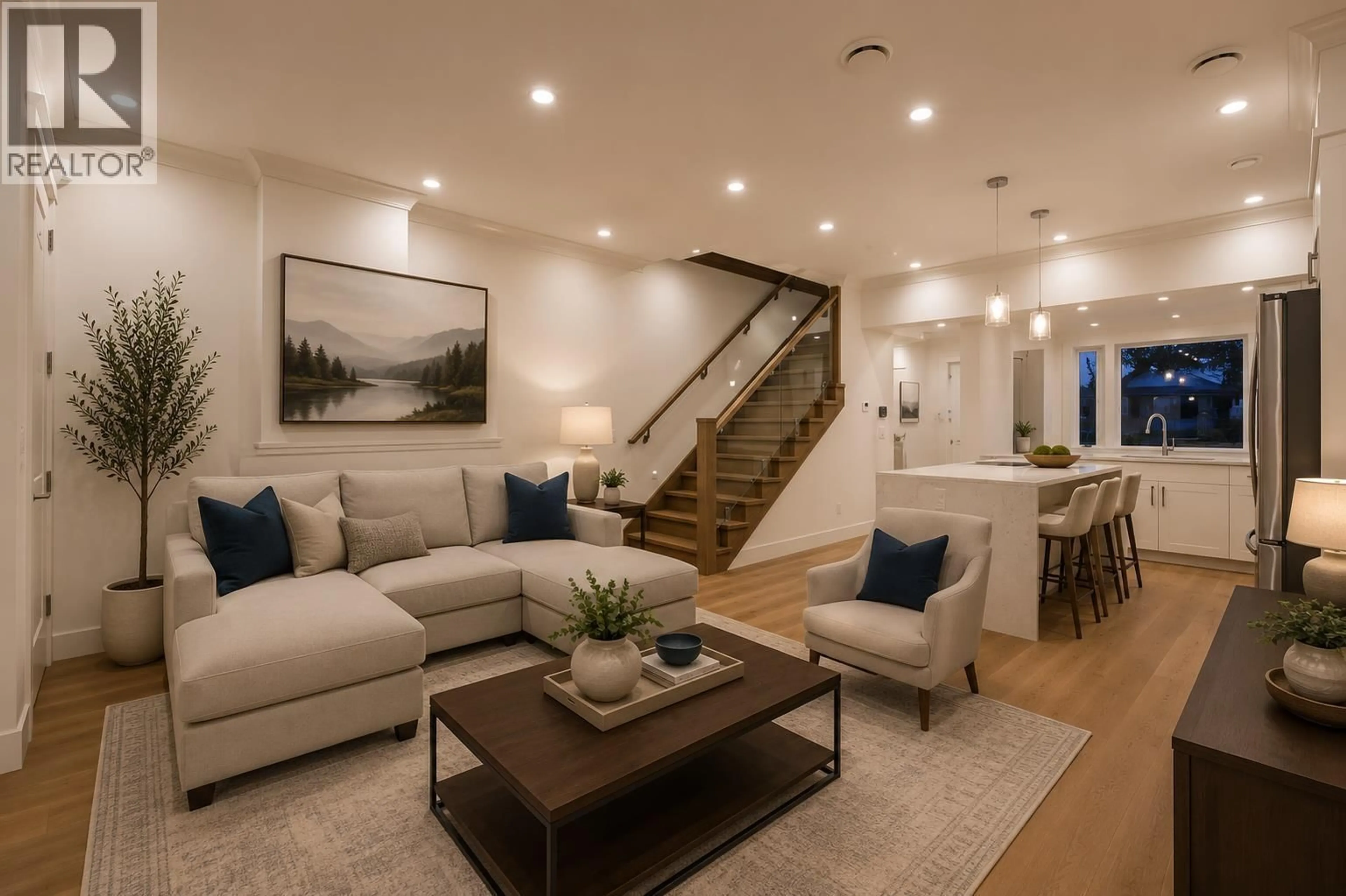 Living room with furniture, unknown for 254 18TH STREET, North Vancouver British Columbia V7L2X6
