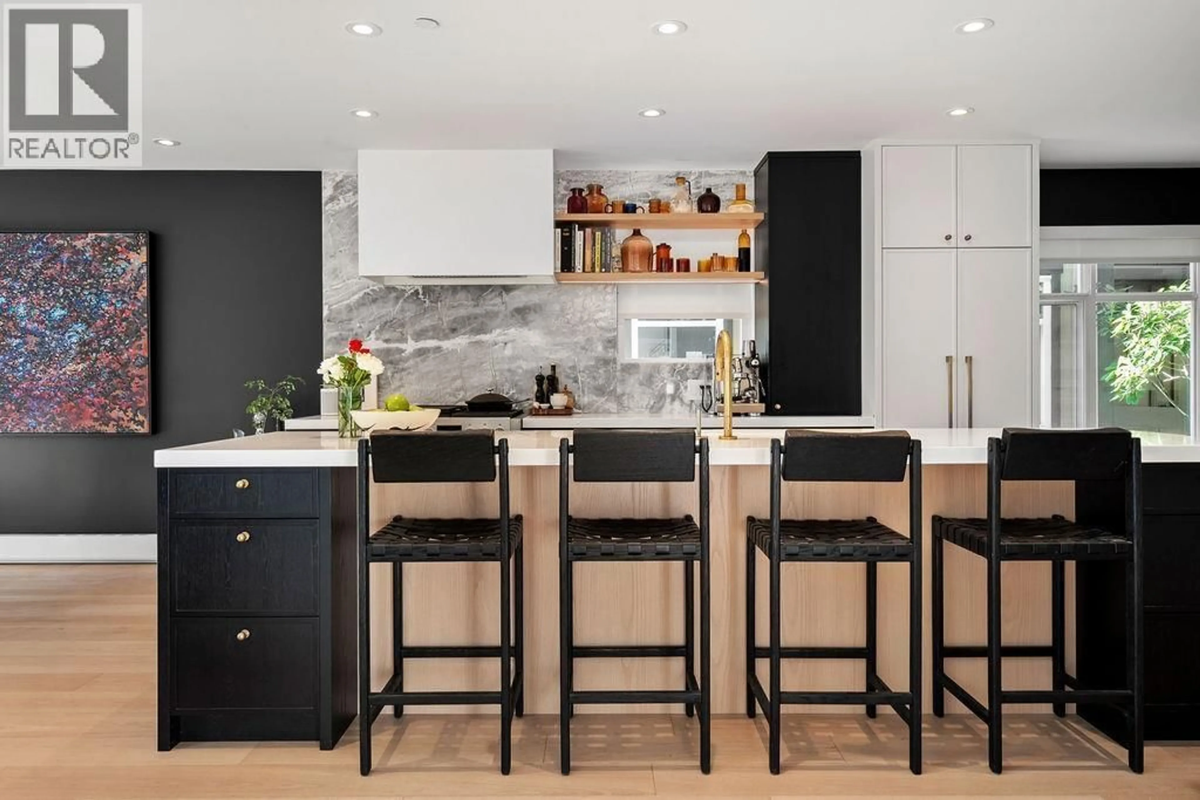 Contemporary kitchen, unknown for 44 - 41050 TANTALUS ROAD, Squamish British Columbia V8B0M6