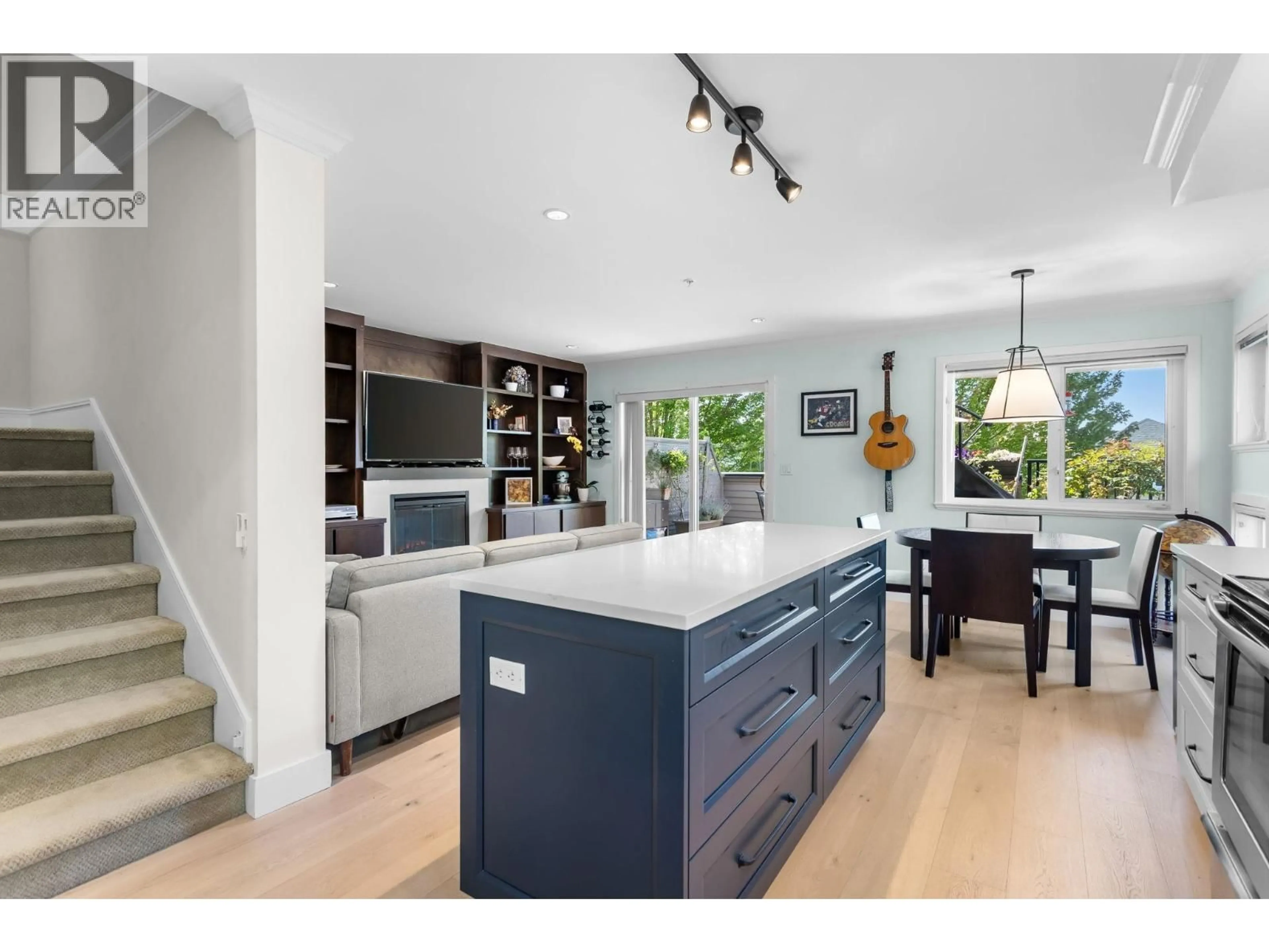 Open concept kitchen, unknown for 1121 ST. ANDREWS AVENUE, North Vancouver British Columbia V7L0A6